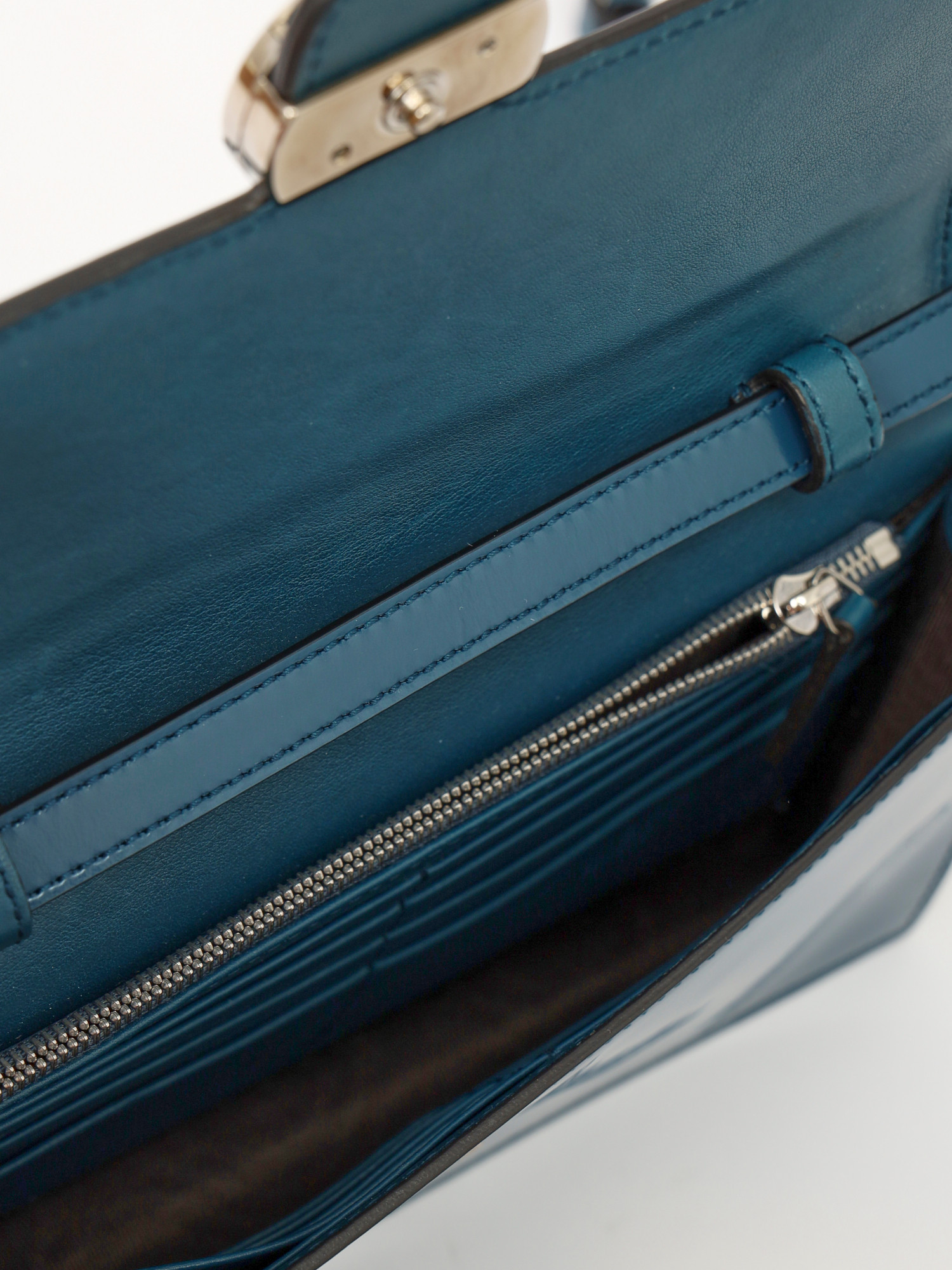 Gucci Interlocking 10