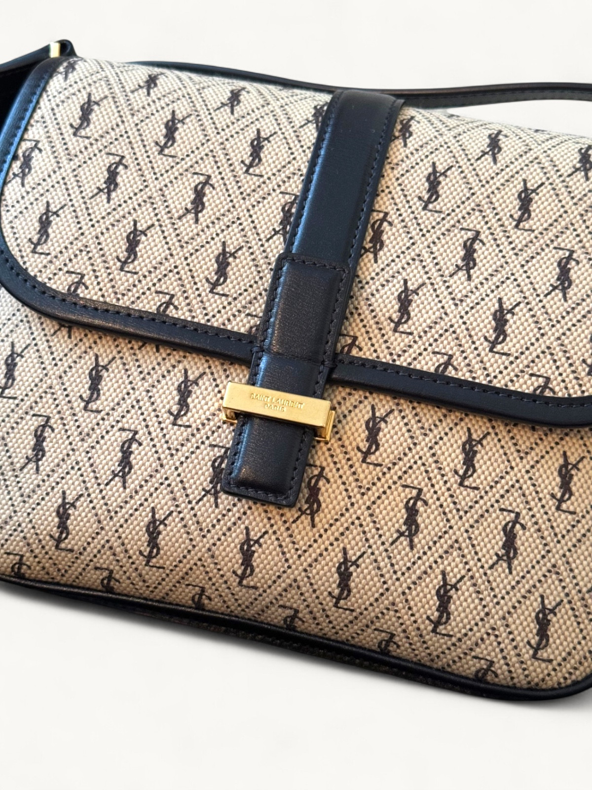 Saint Laurent Le Monogramme  2