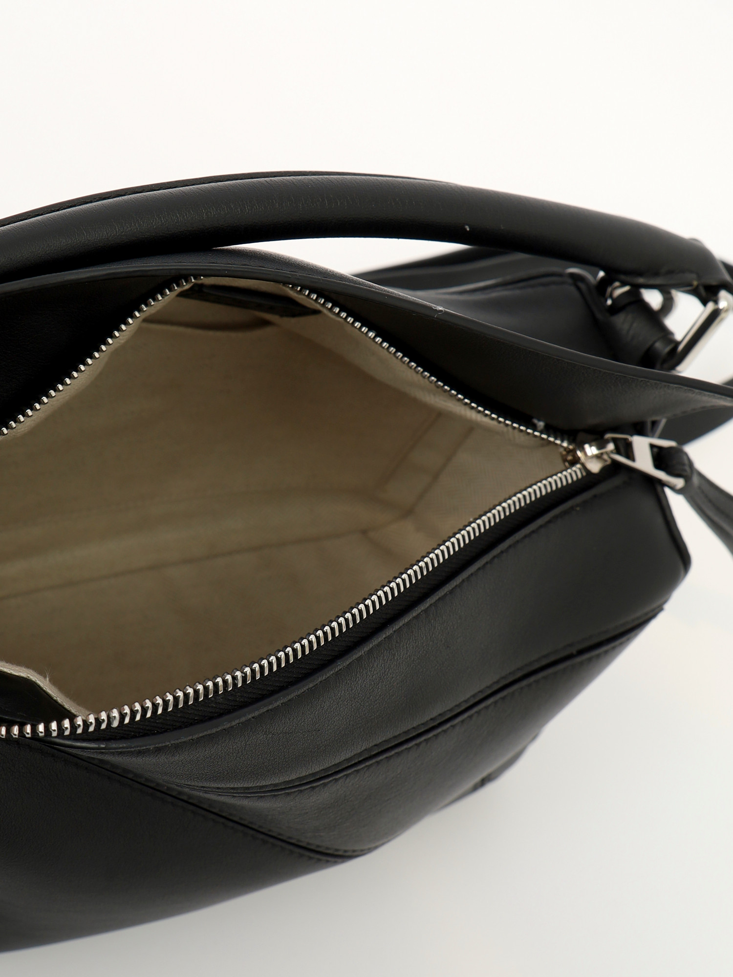 Loewe Puzzle  10