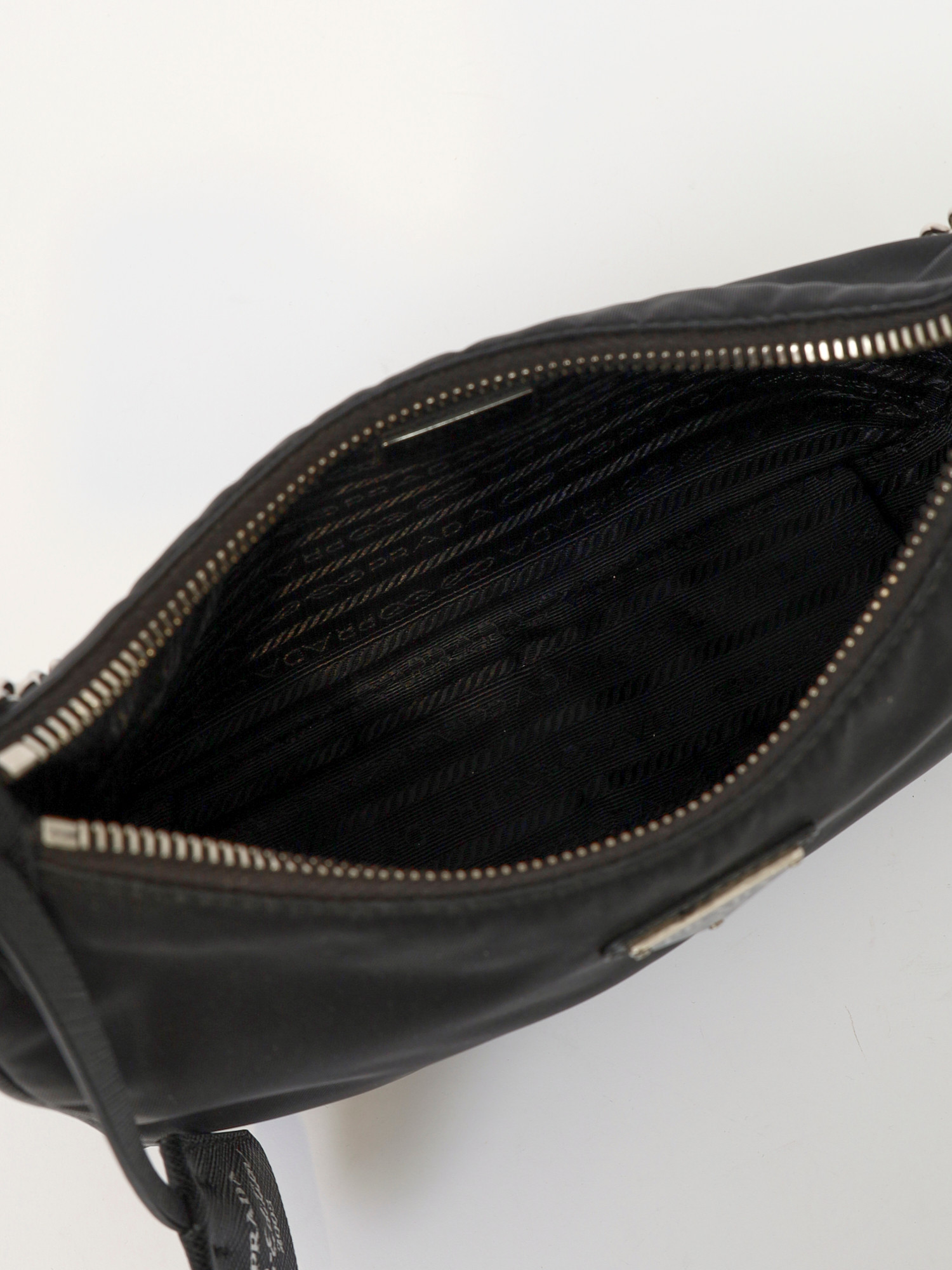 Prada Re-Edition 2005 12