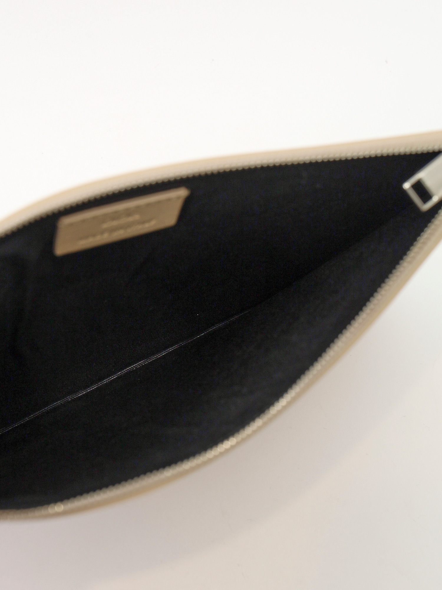 Dior Case 9