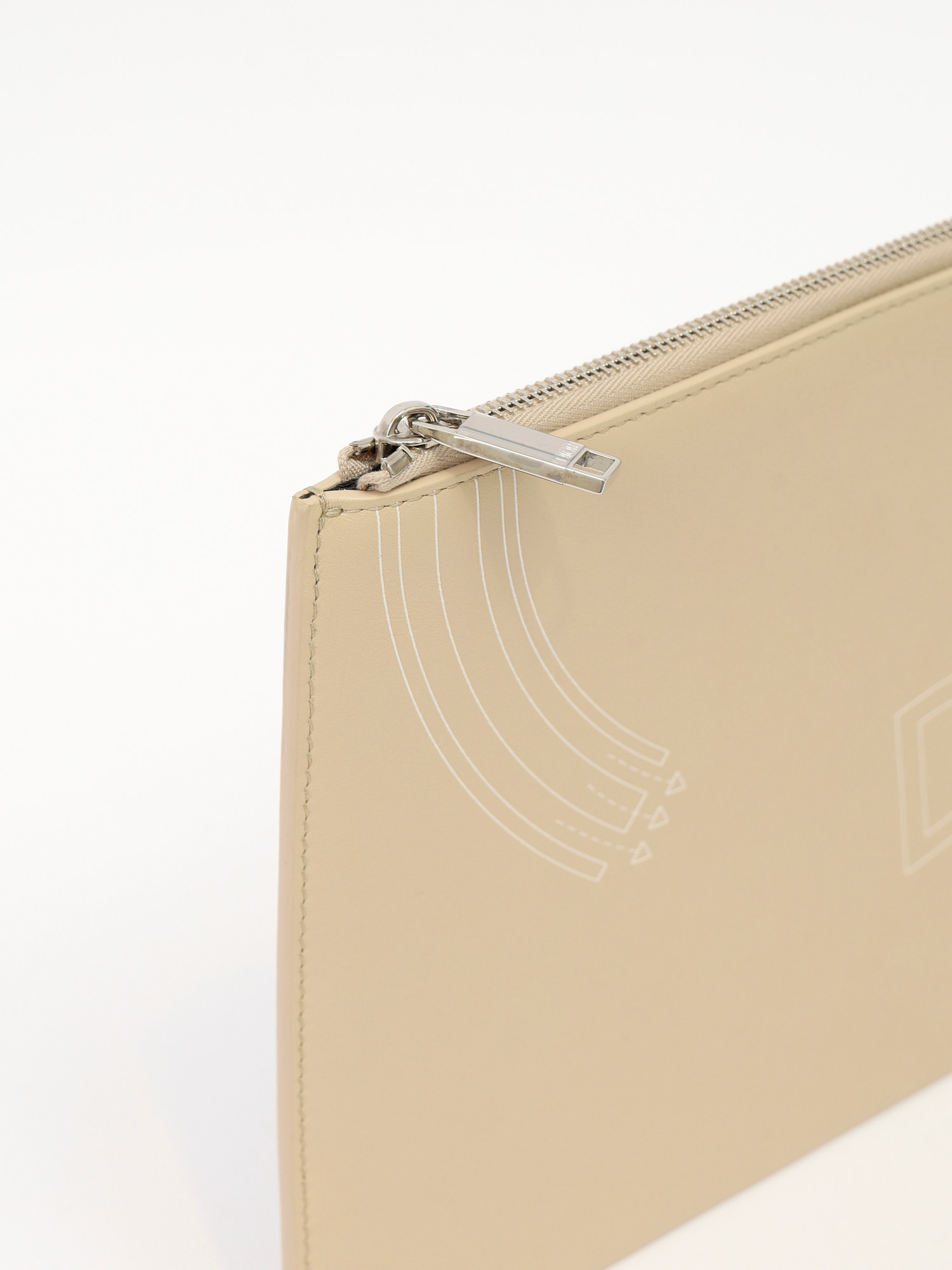 Dior Case 5
