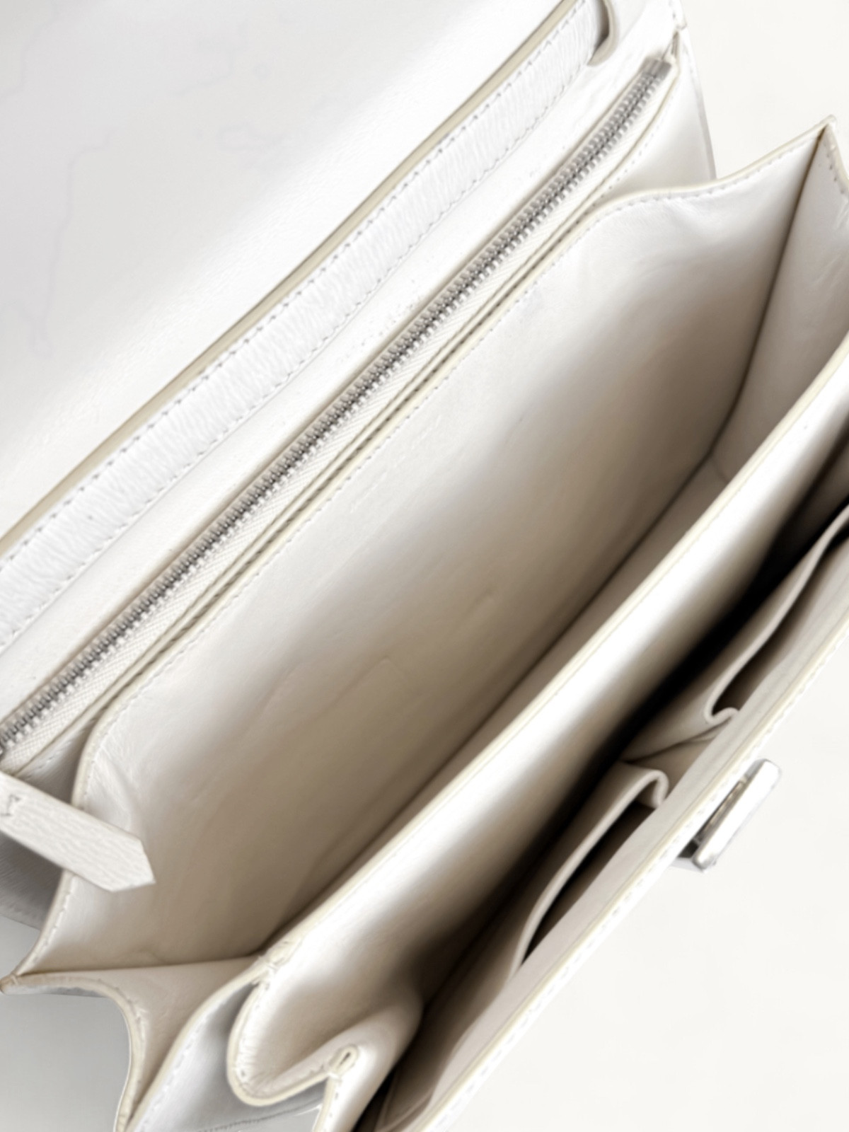 Celine Classic  8