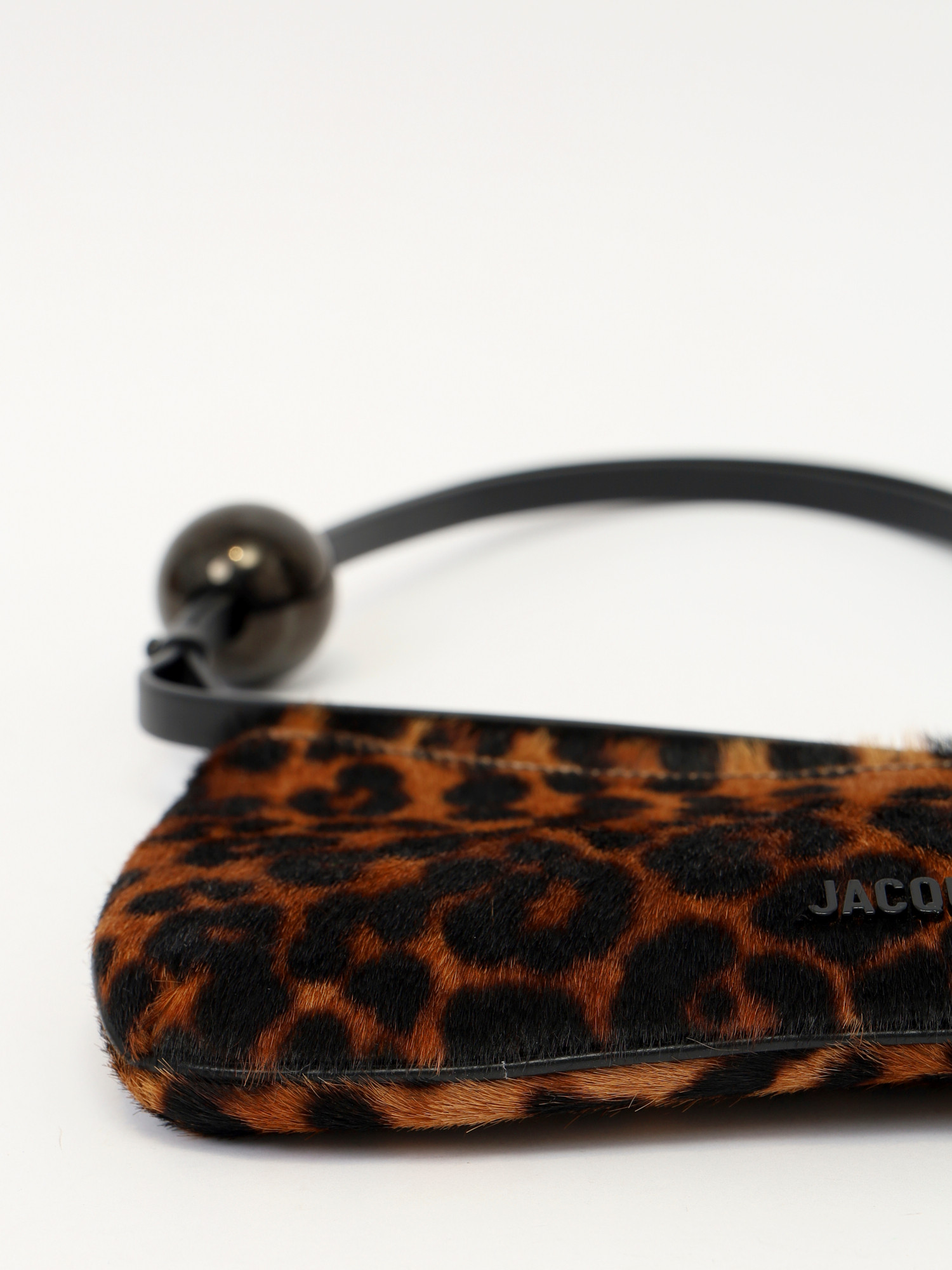 Jacquemus Le Bisou 8
