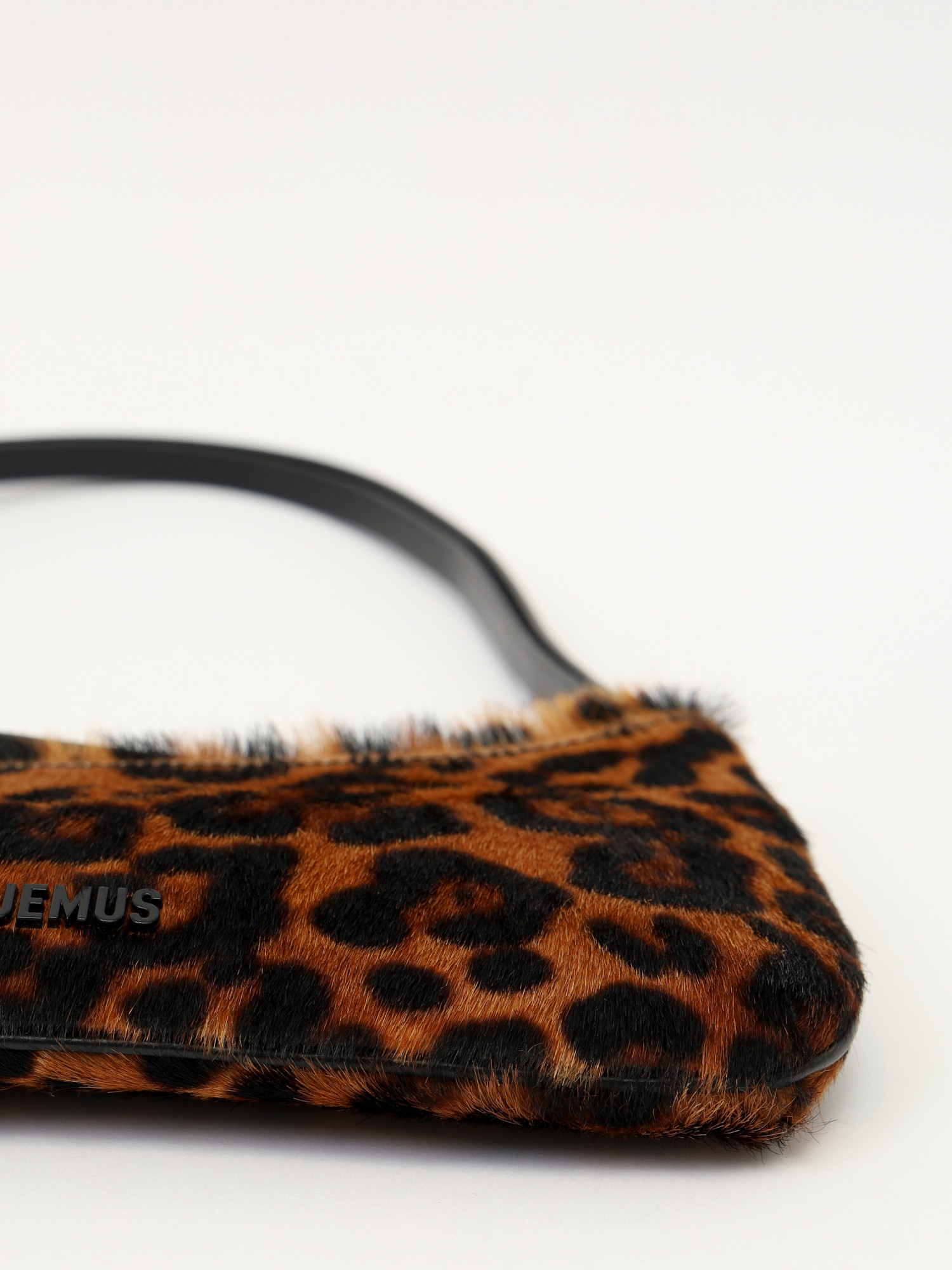 Jacquemus Le Bisou 9