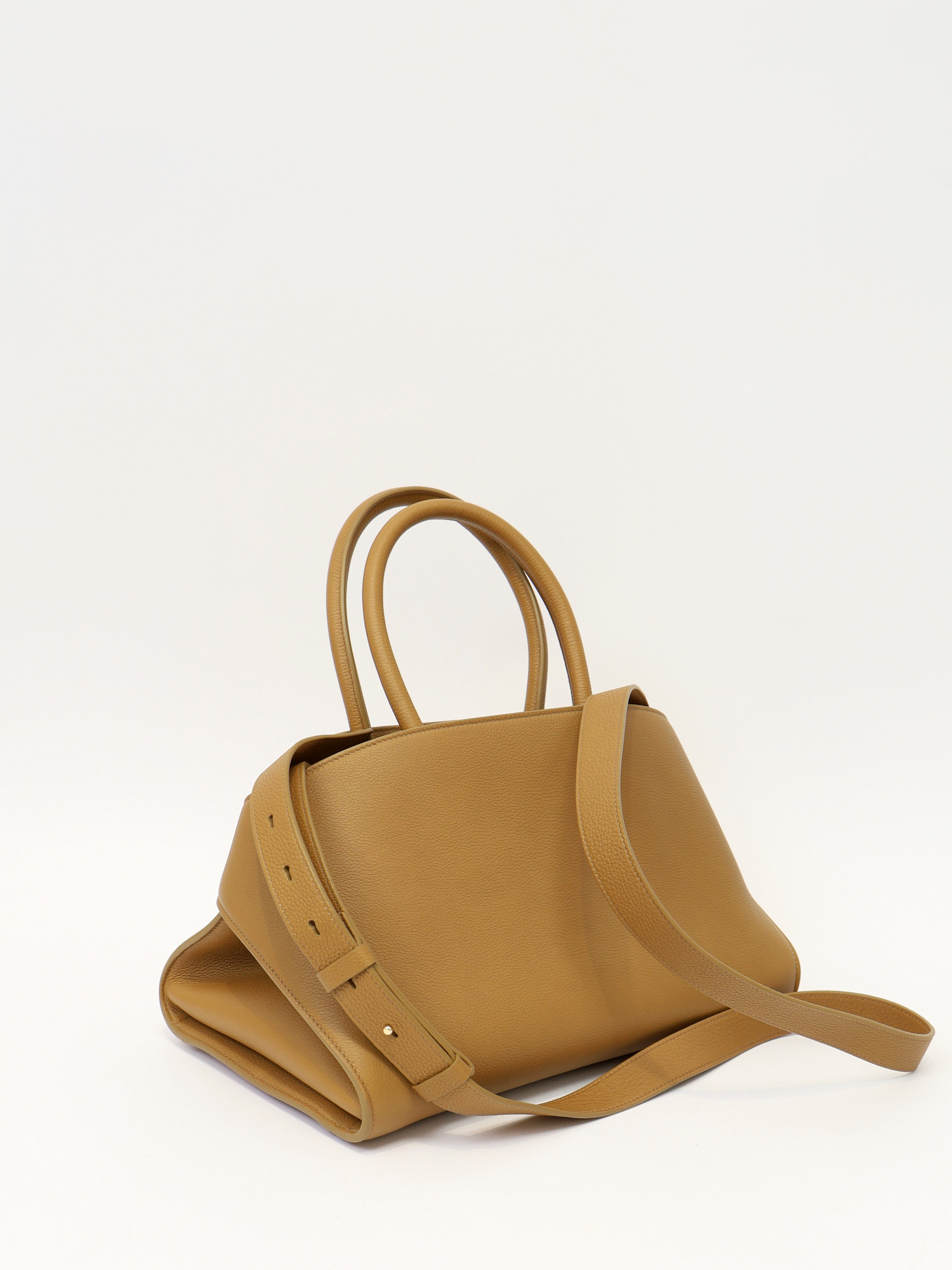 Salvatore Ferragamo Hug 3