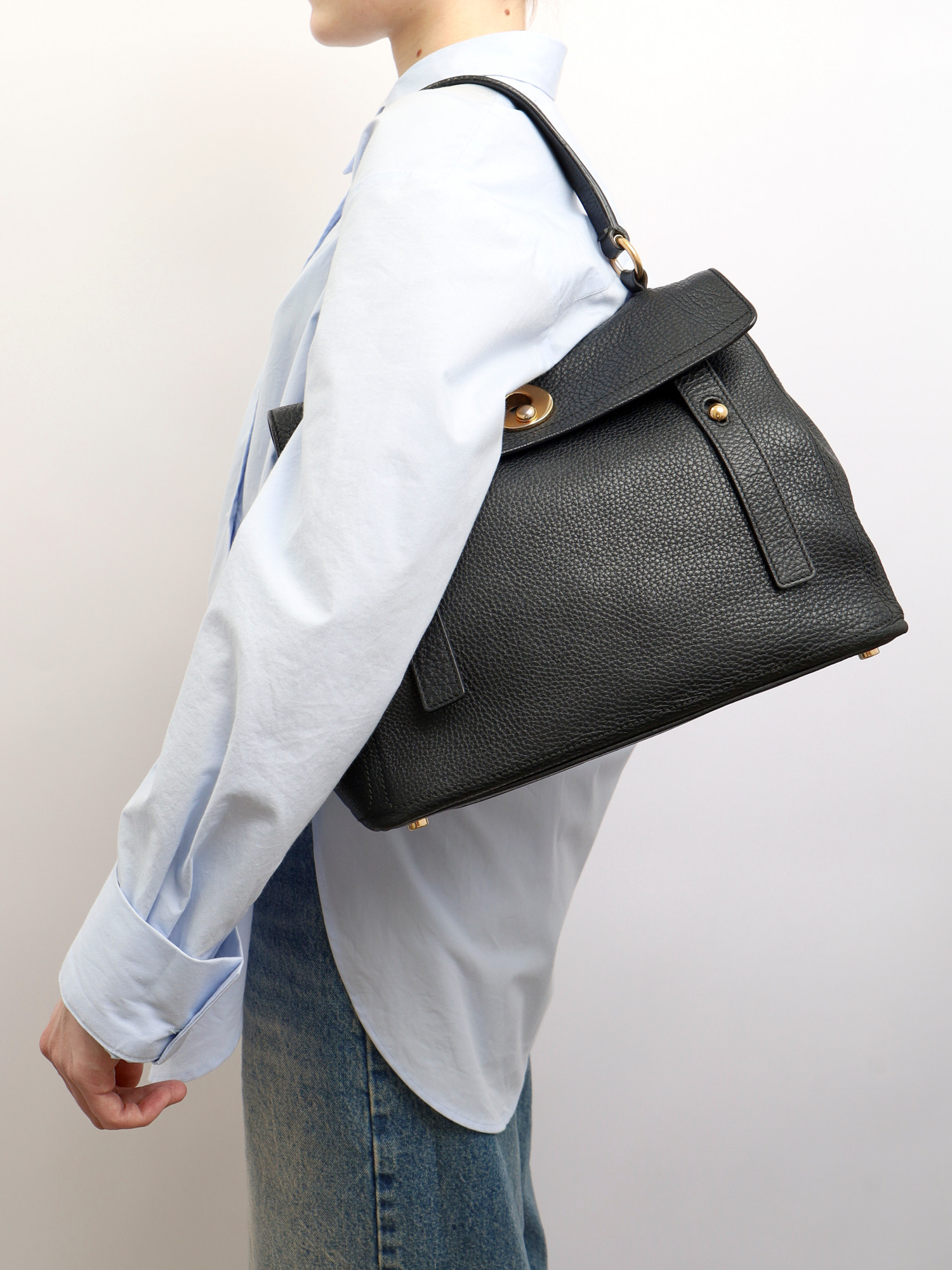 Saint Laurent Muse  2