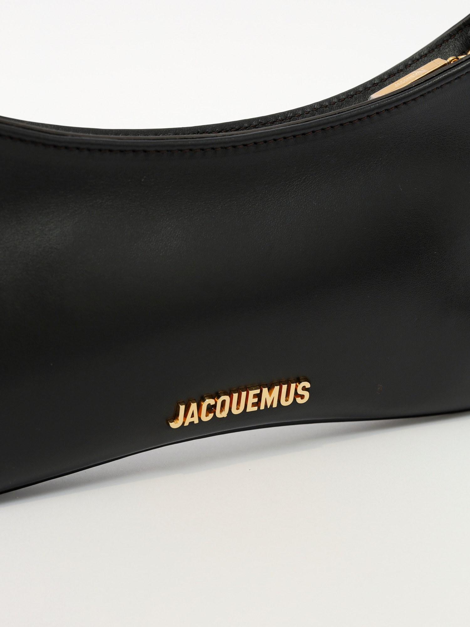 Jacquemus Le Bisou 4