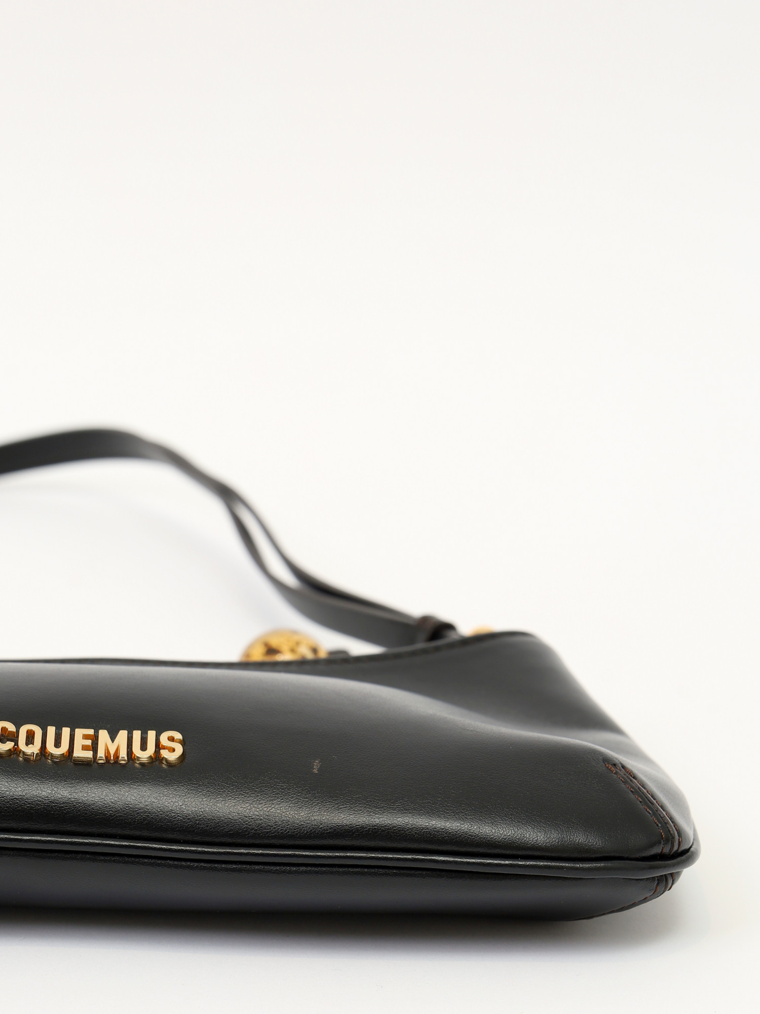 Jacquemus Le Bisou 9