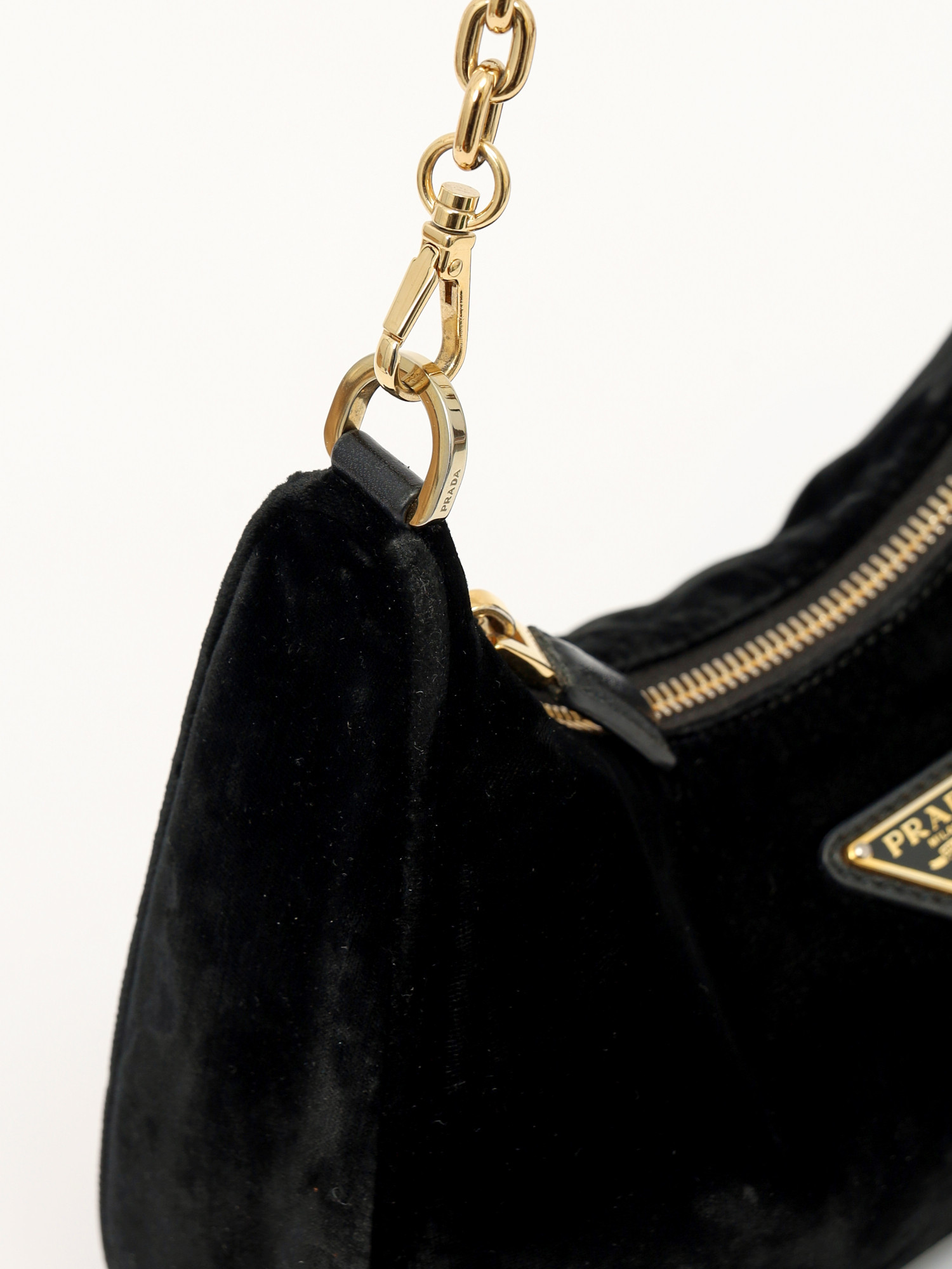 Prada Re-Edition 2005 6