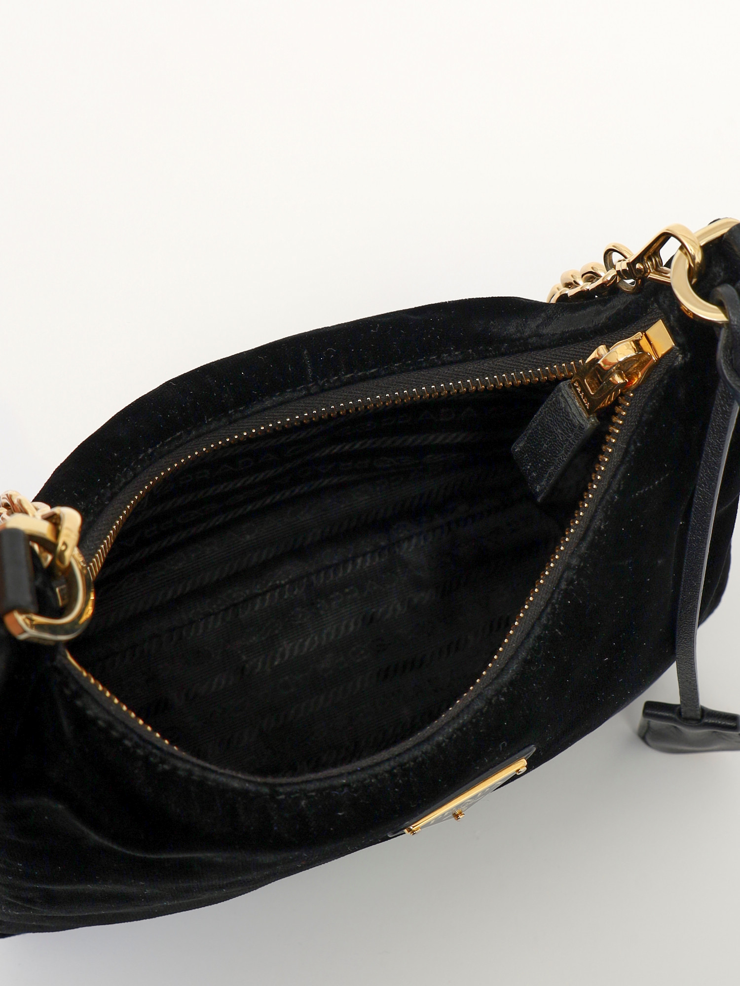 Prada Re-Edition 2005 10