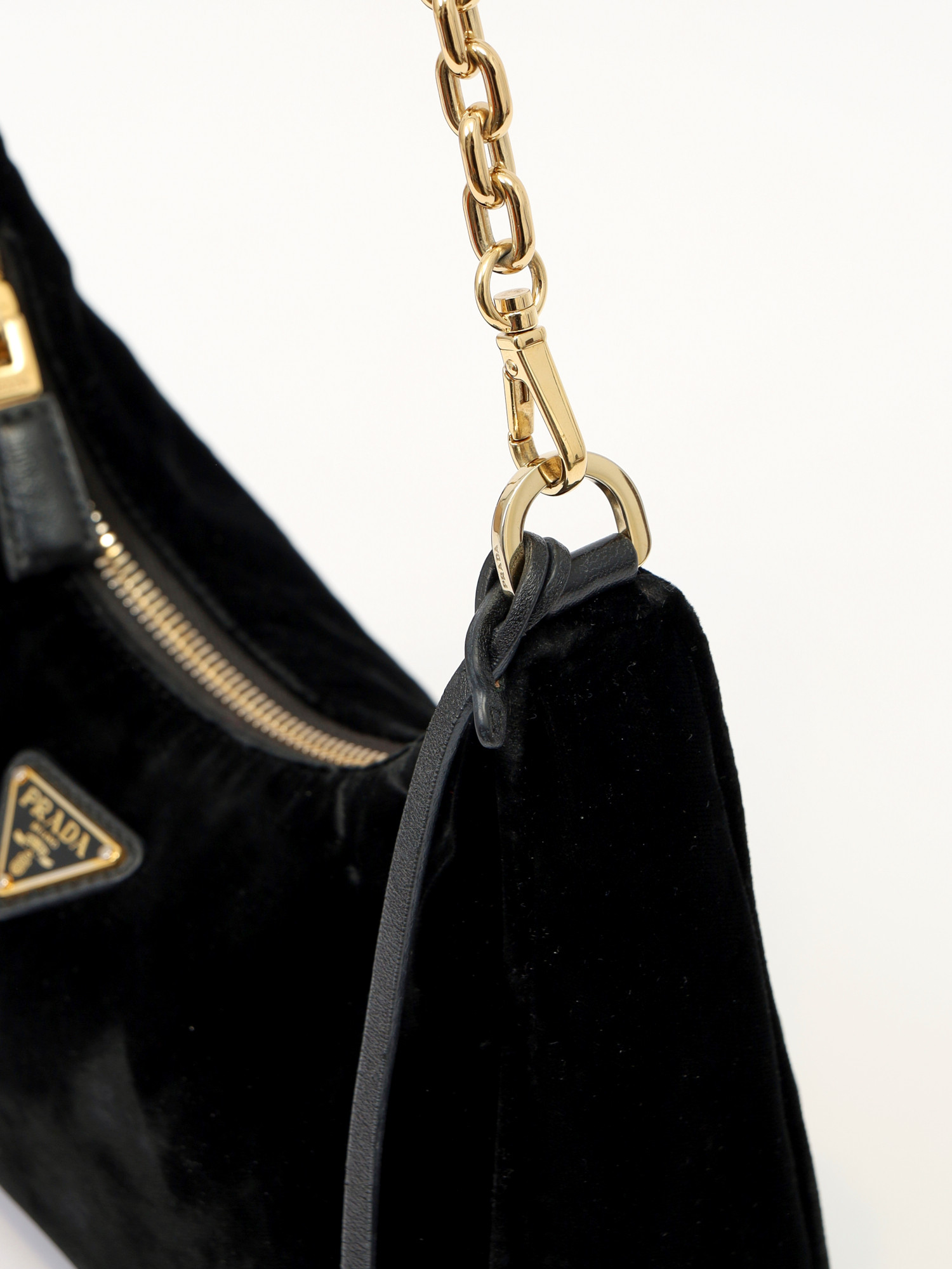 Prada Re-Edition 2005 7