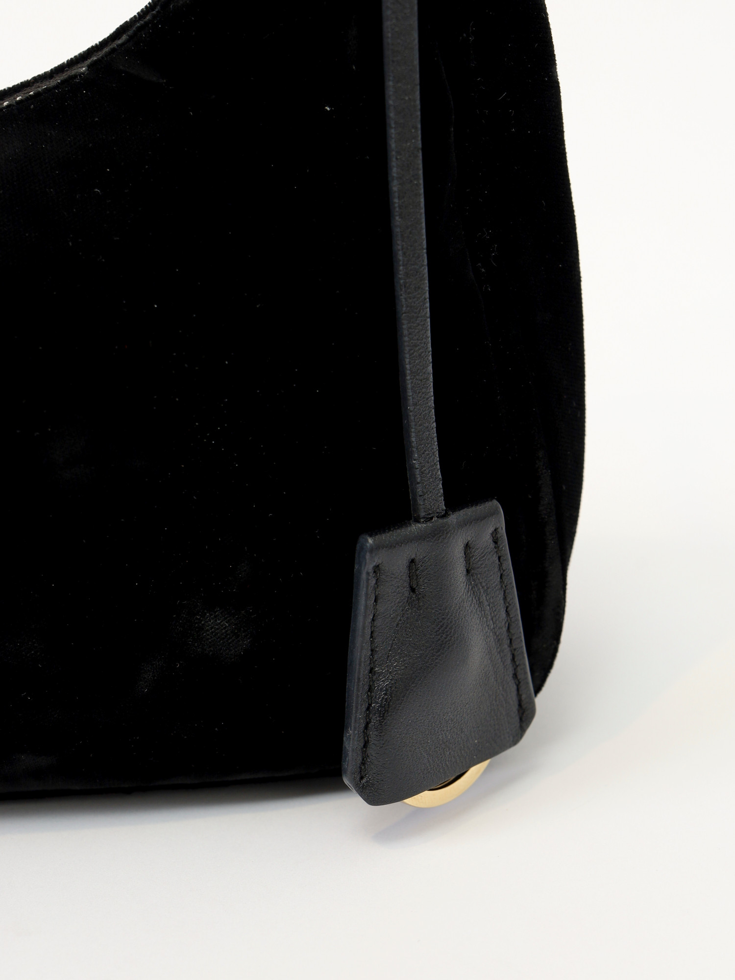 Prada Re-Edition 2005 5