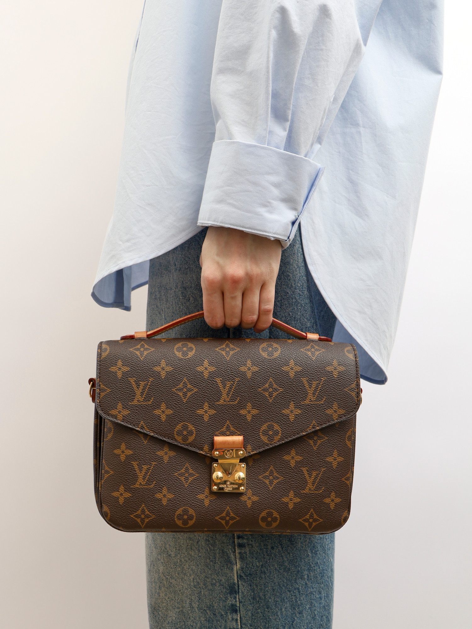 Louis Vuitton Pochette Metis  1