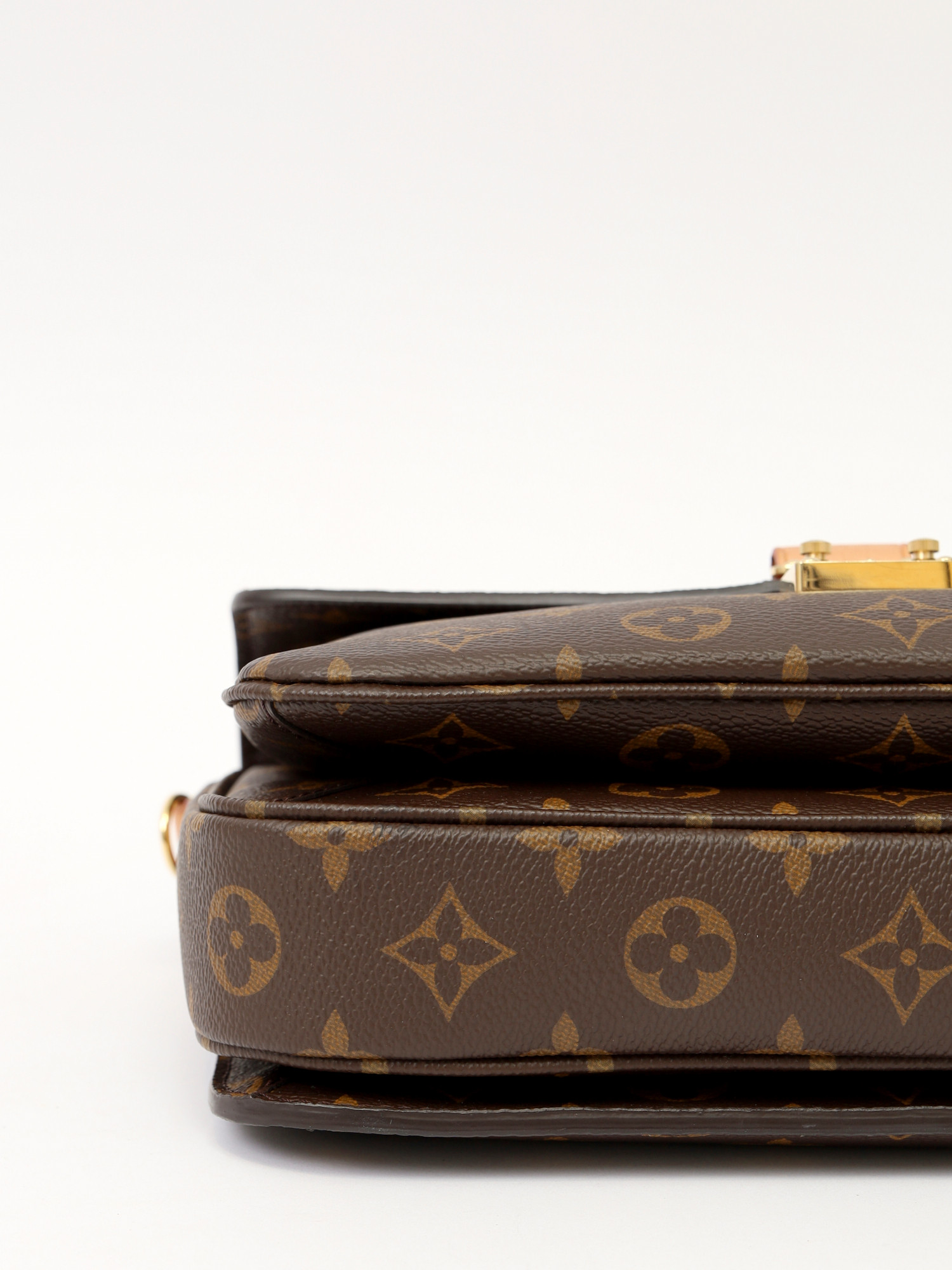 Louis Vuitton Pochette Metis  10