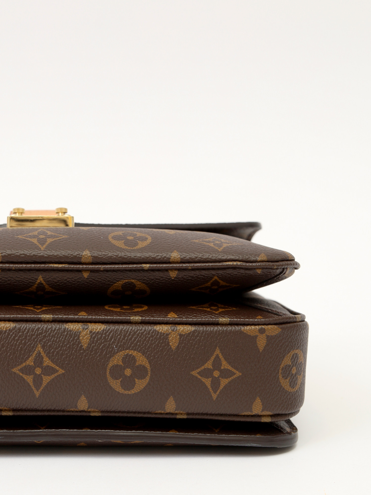 Louis Vuitton Pochette Metis  11