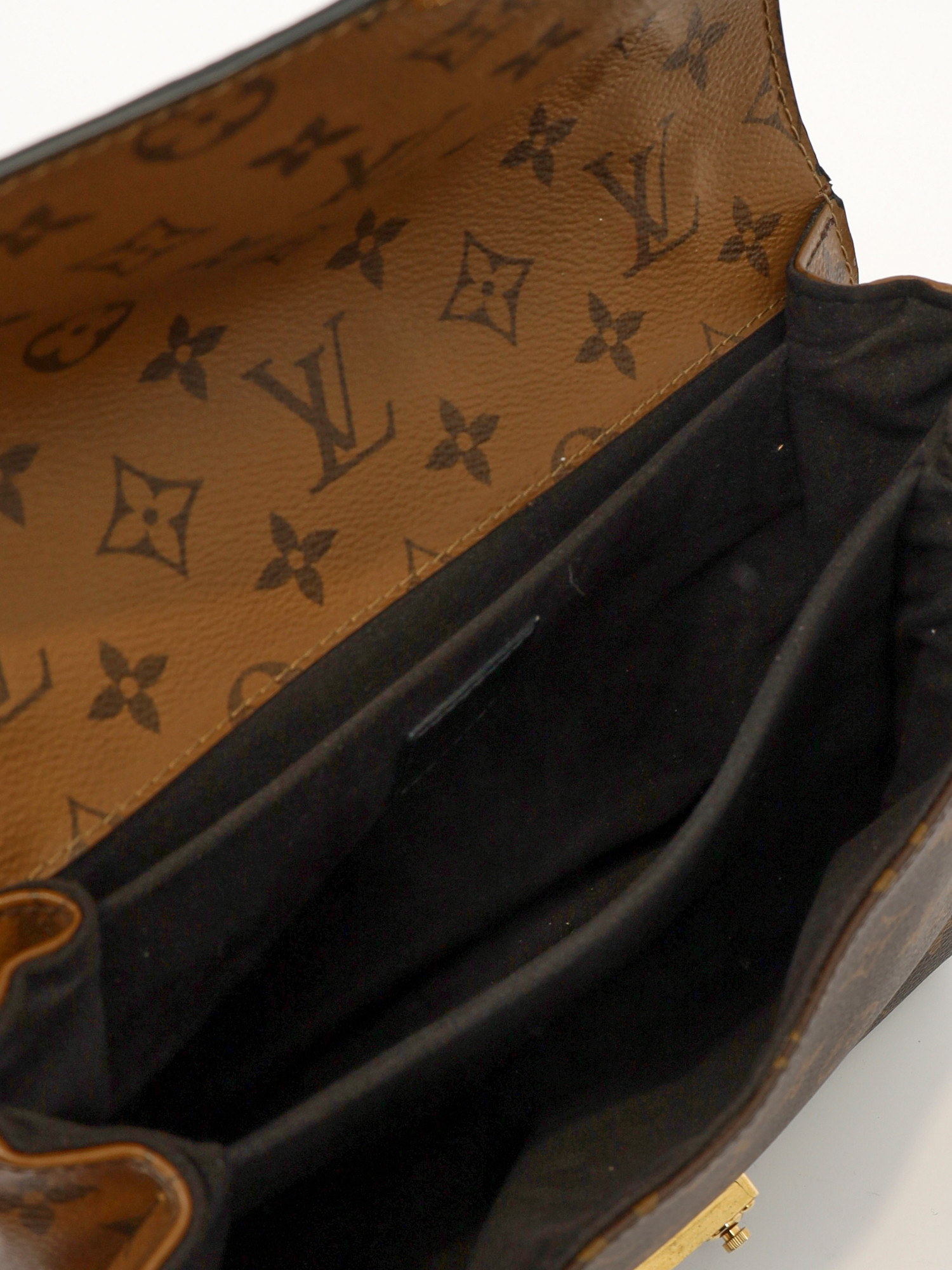 Сумки Louis Vuitton Pochette Metis изображение #12