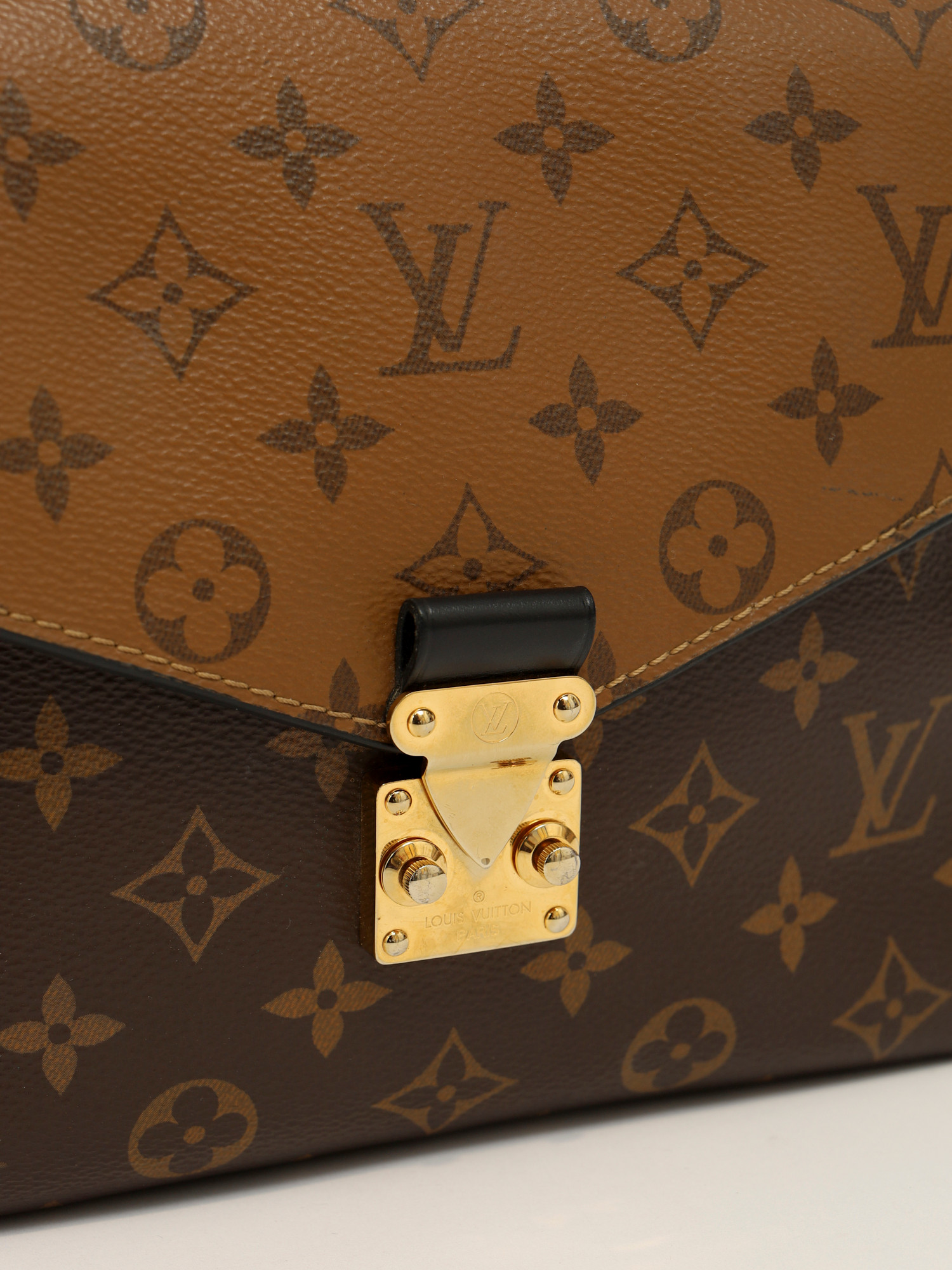 Сумки Louis Vuitton Pochette Metis изображение #6