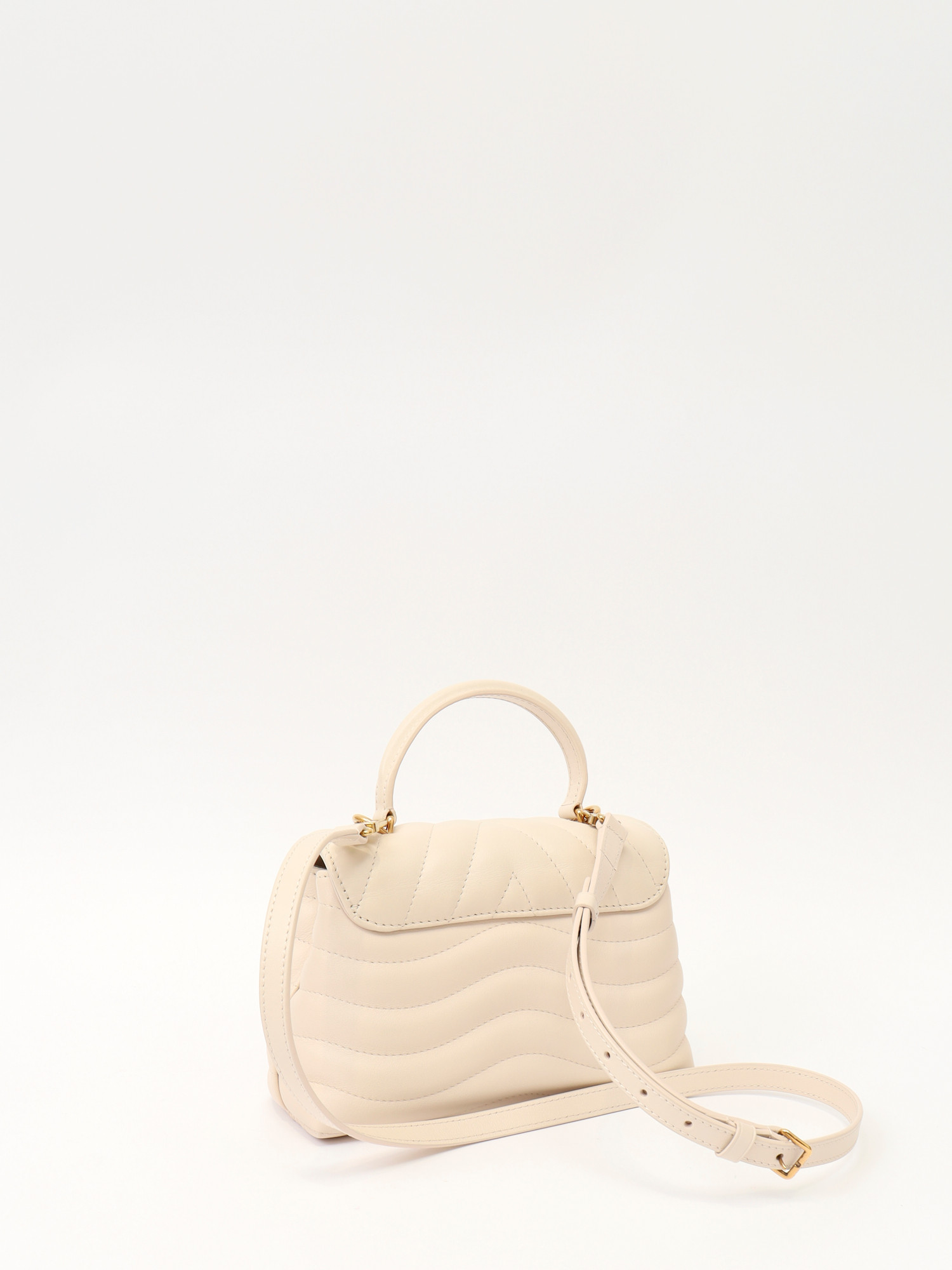 Louis Vuitton Hold Me  3