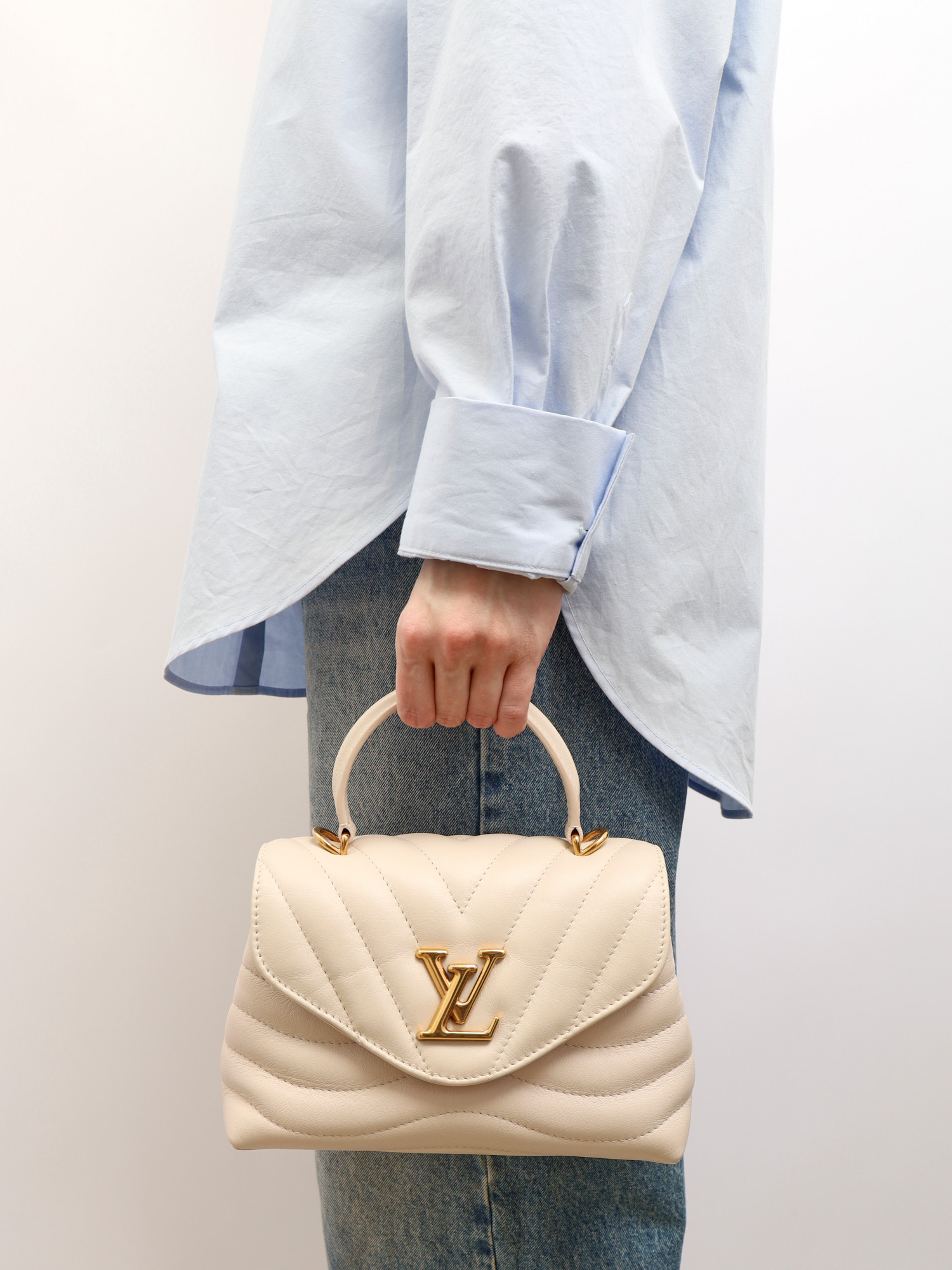 Louis Vuitton Hold Me  1
