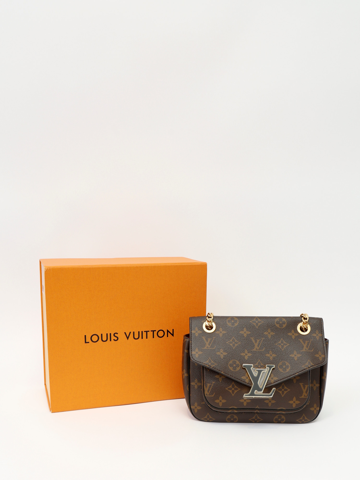 Louis Vuitton Passy  4