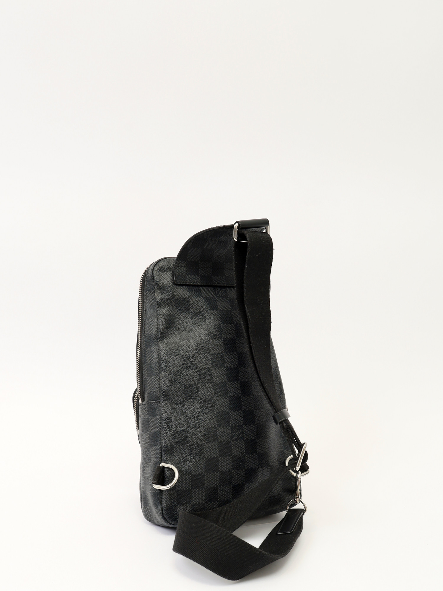 Louis Vuitton Avenue  3