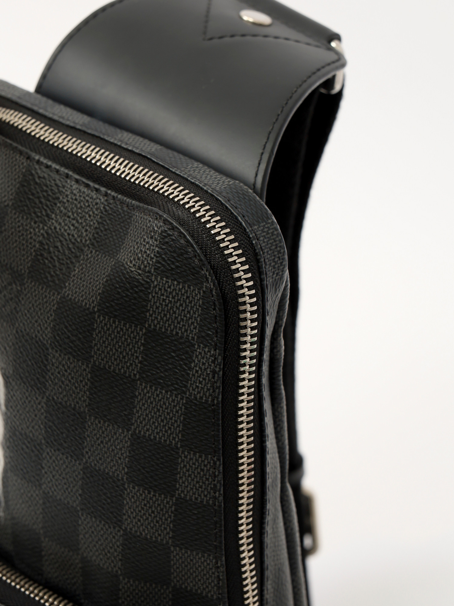 Louis Vuitton Avenue  5