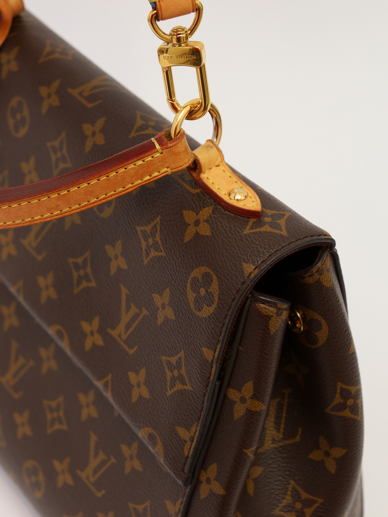 Louis Vuitton Cluny  7