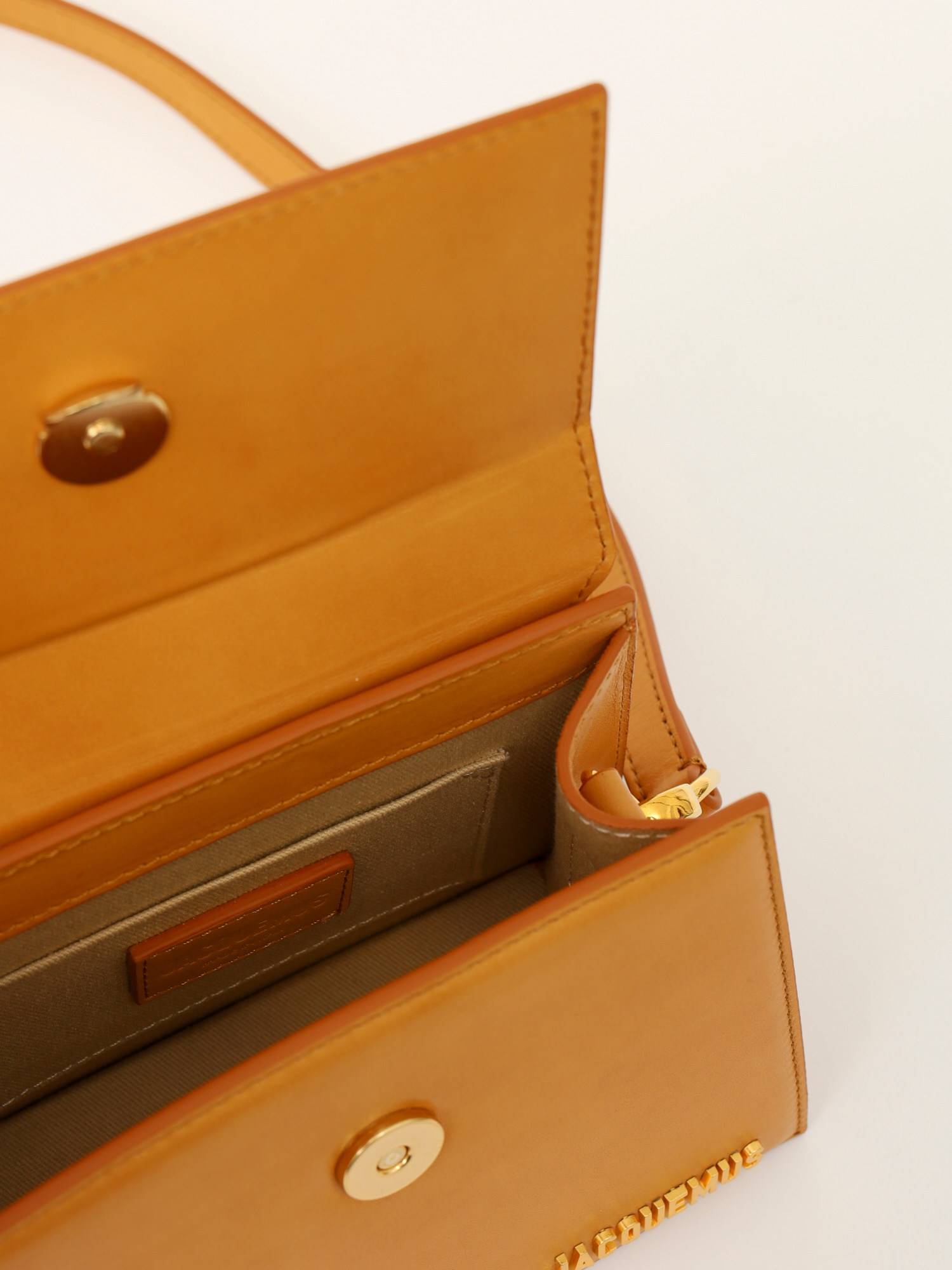 Jacquemus Le Chiquito  11