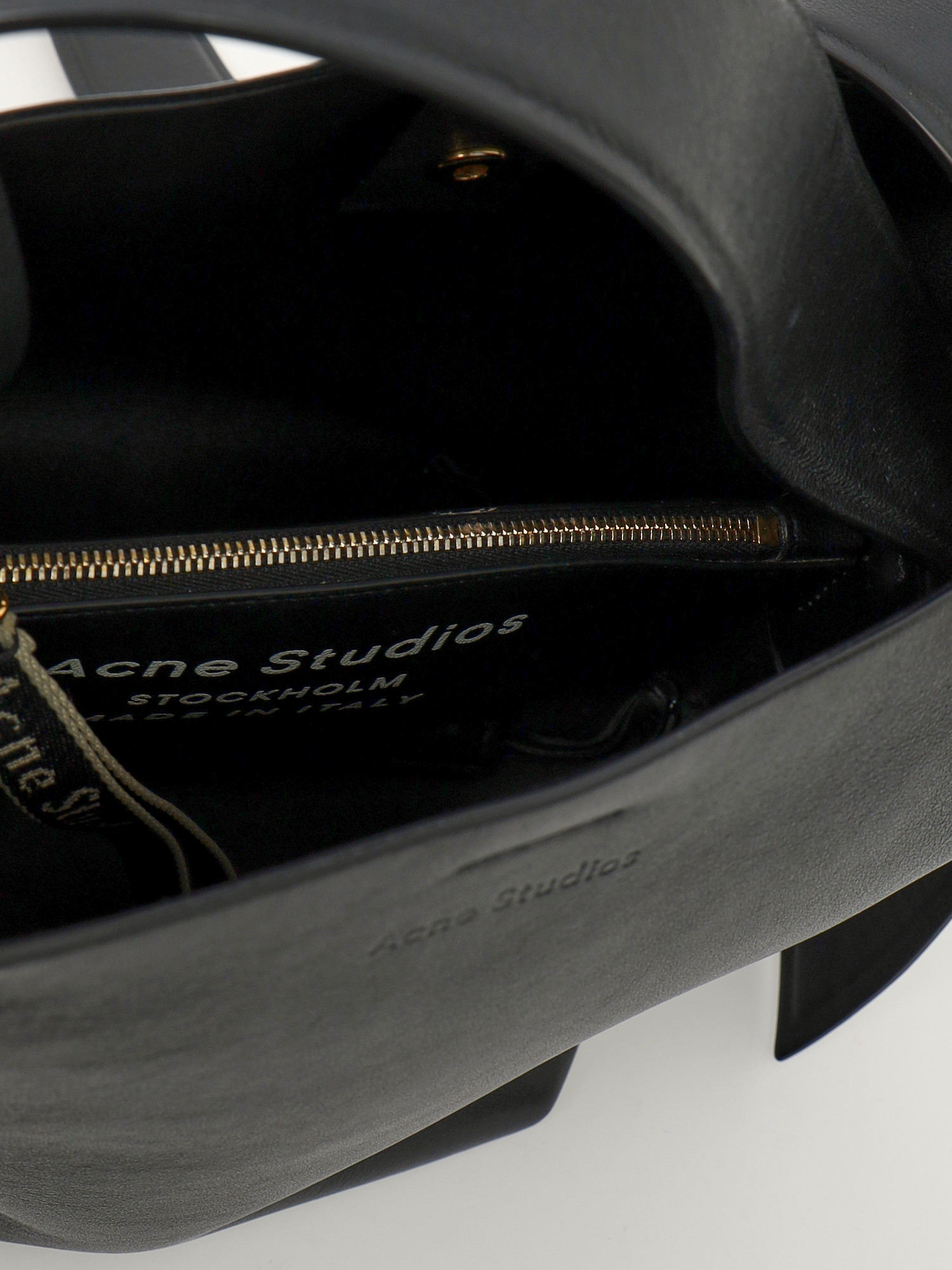 Acne Studios Musubi 11