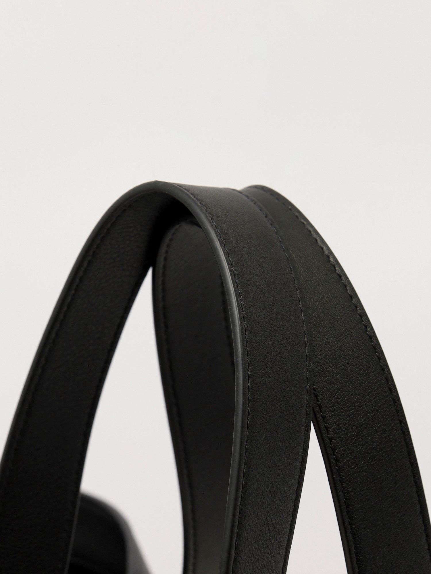 Saint Laurent Y 7