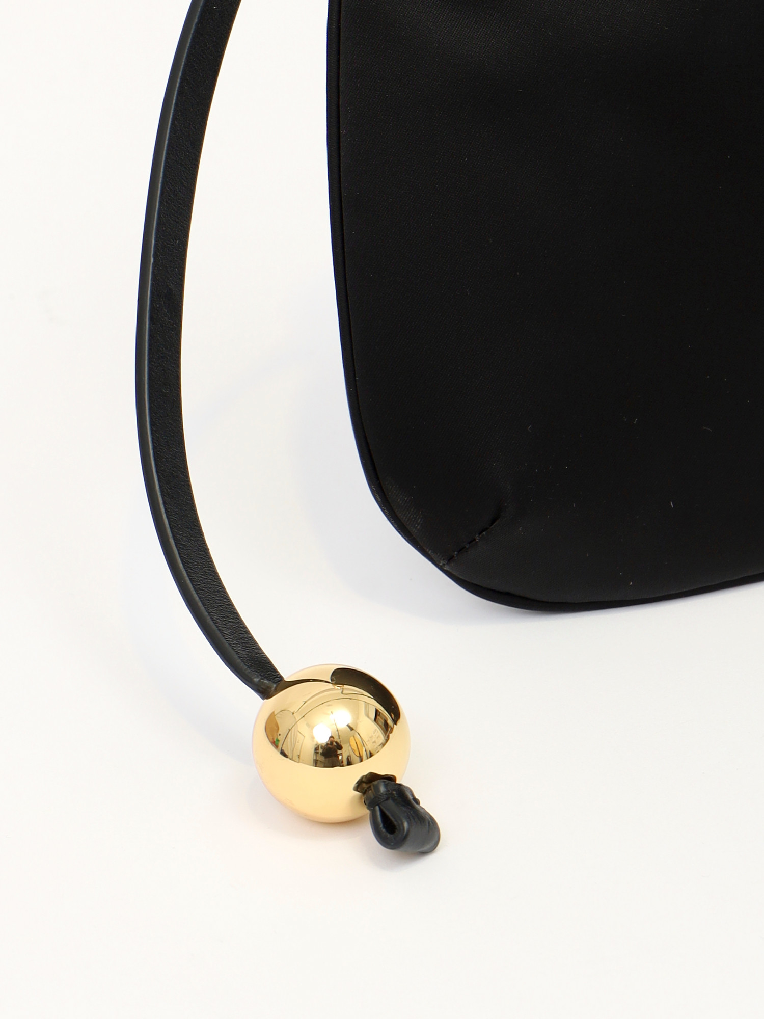 Jacquemus Le Bisou  5