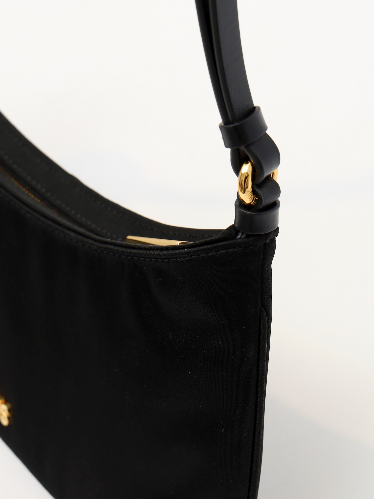 Jacquemus Le Bisou  7