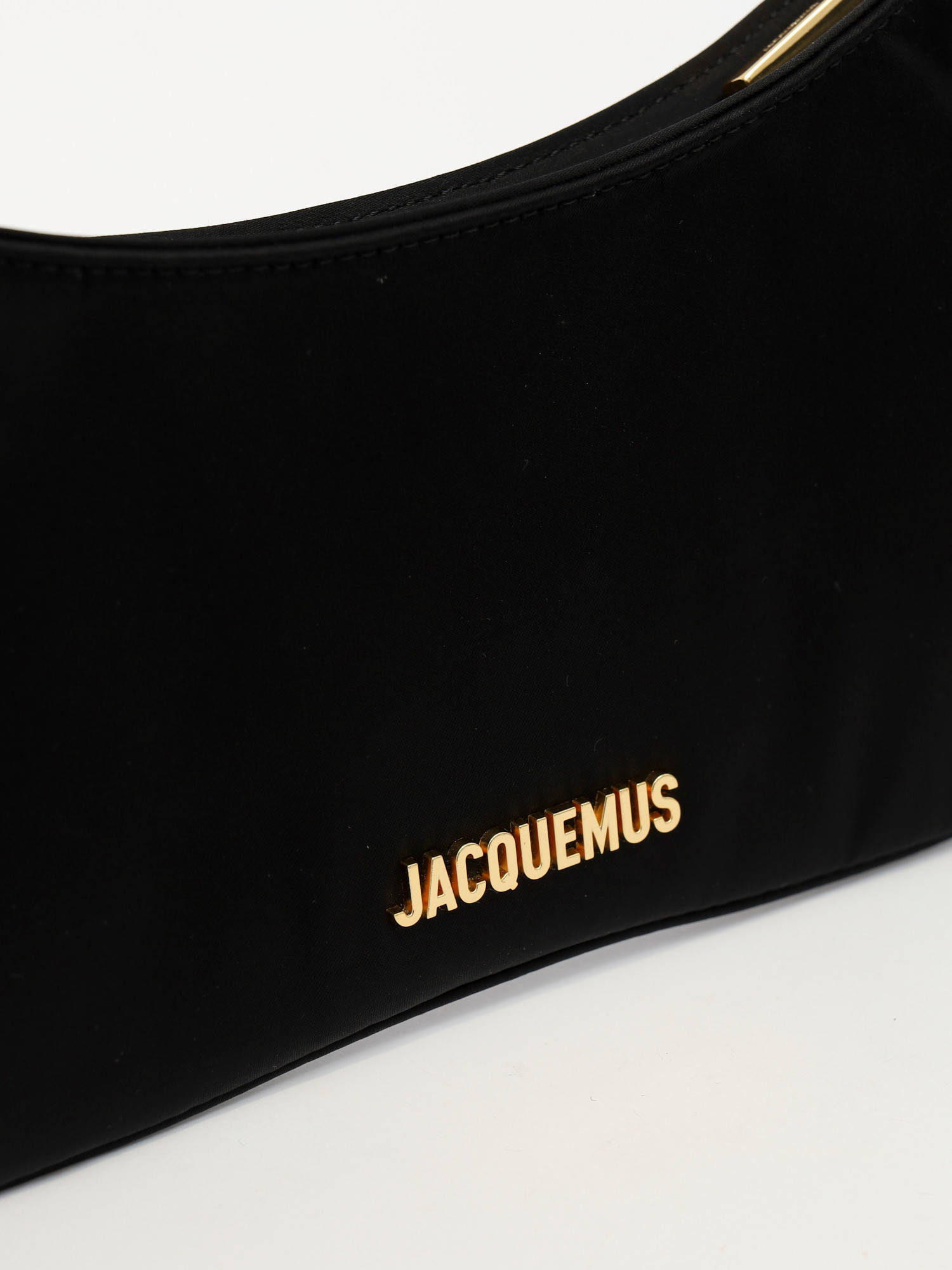 Jacquemus Le Bisou  4