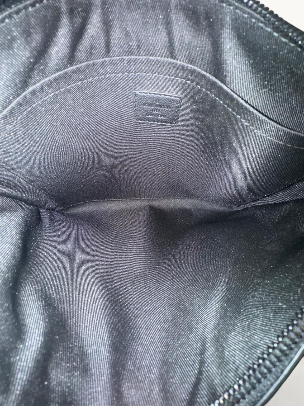 Сумки Louis Vuitton Pochette To-Go изображение #9