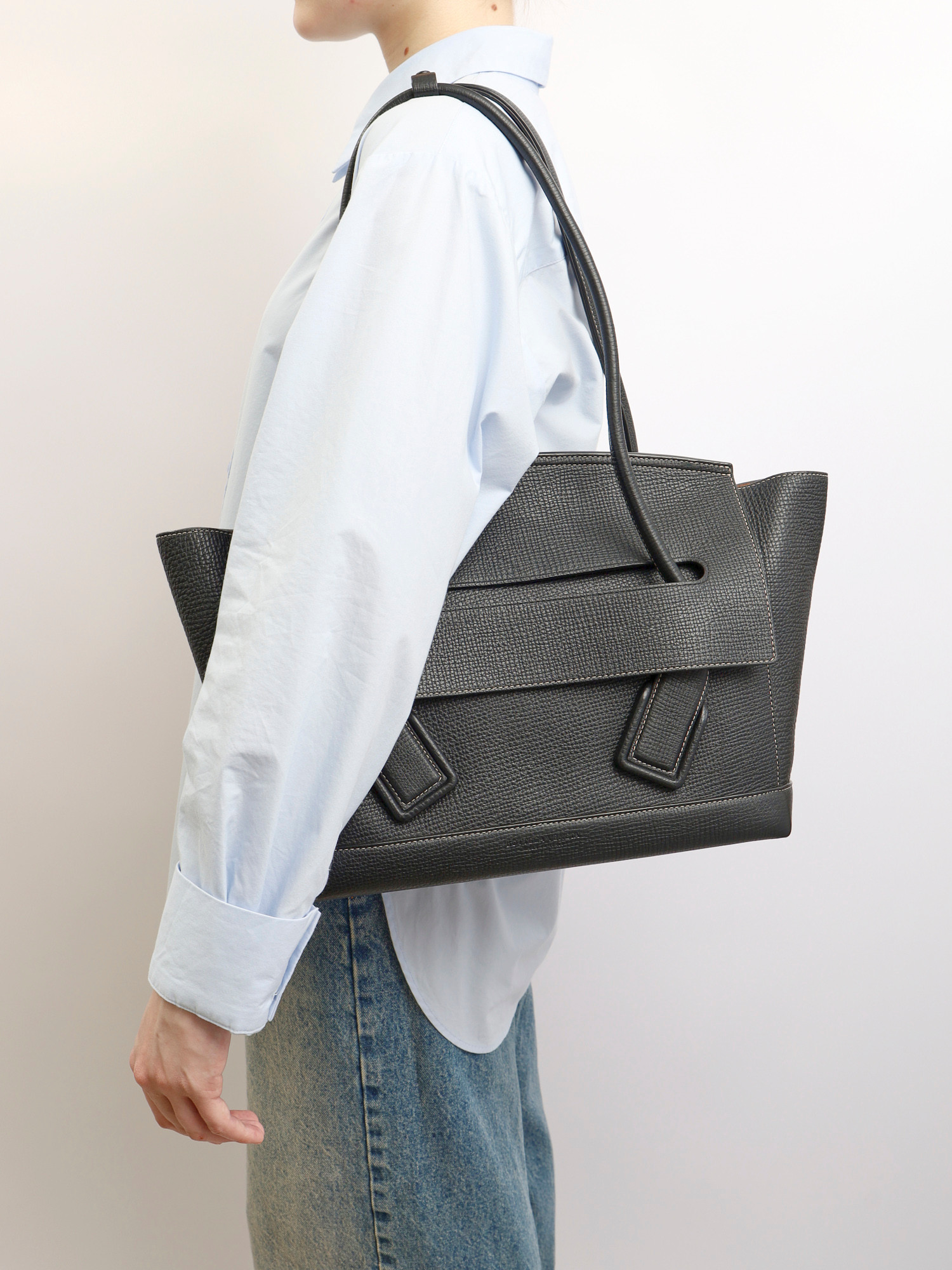 Bottega Veneta Arco  2