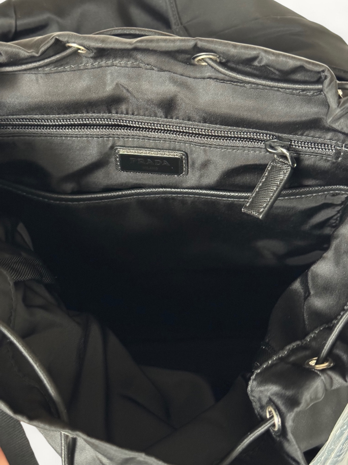 Prada Logo 11