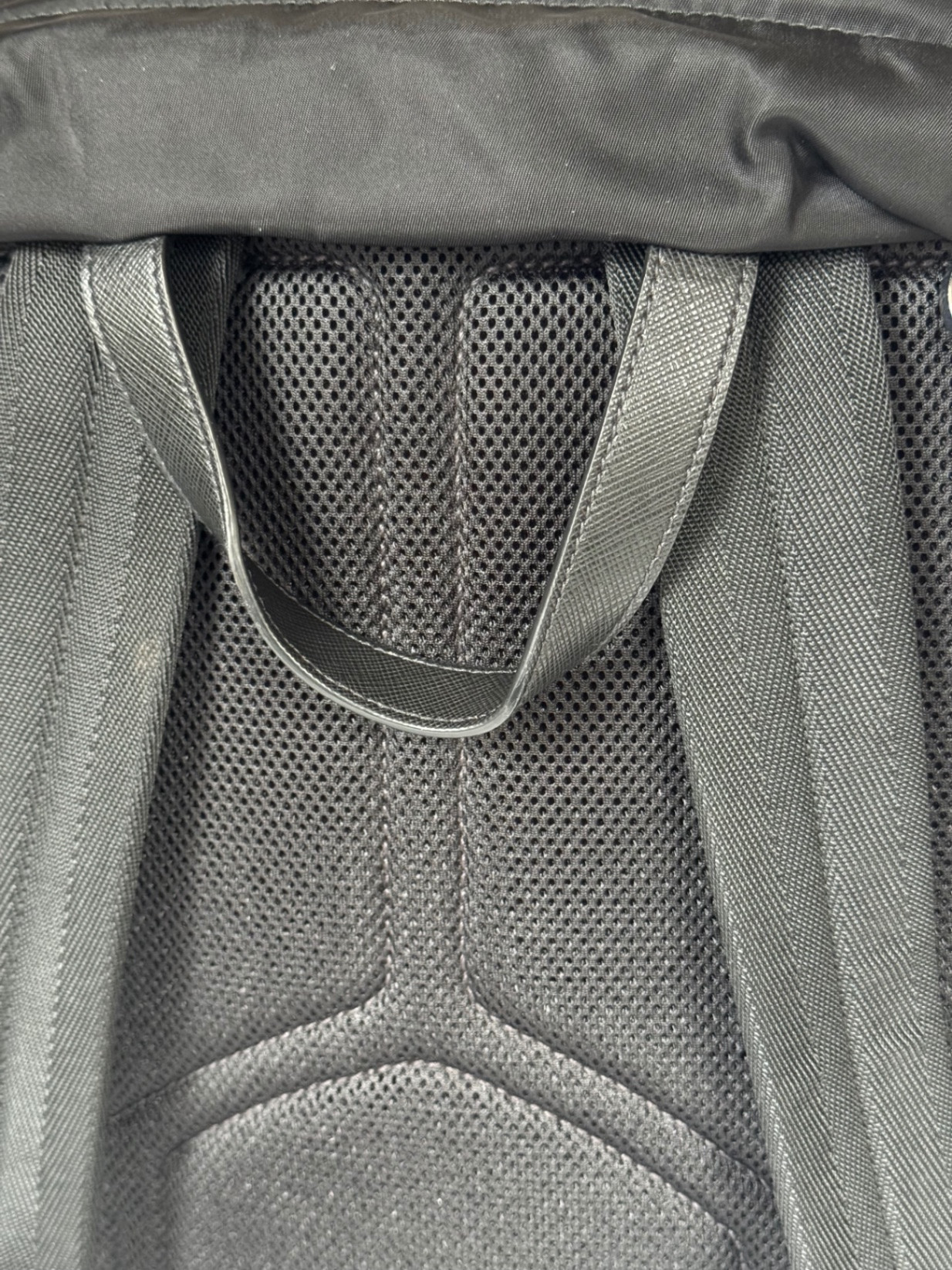 Prada Logo 5