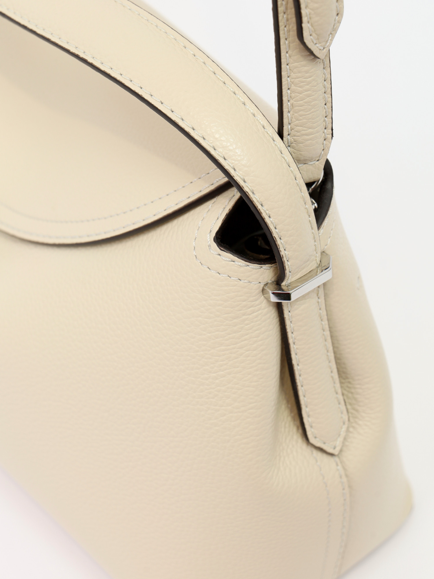 Toteme T-Lock 8