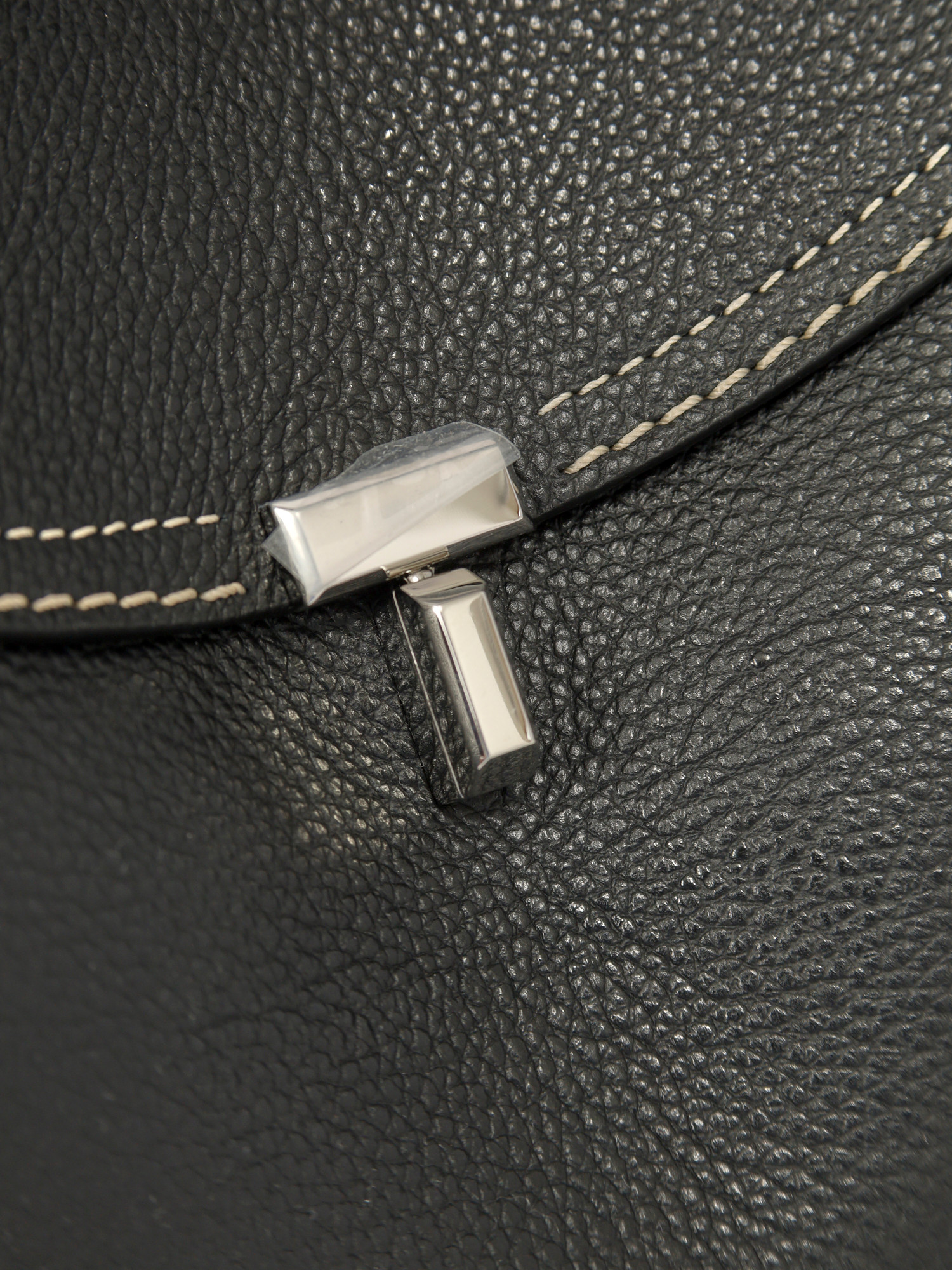 Toteme T-Lock 5