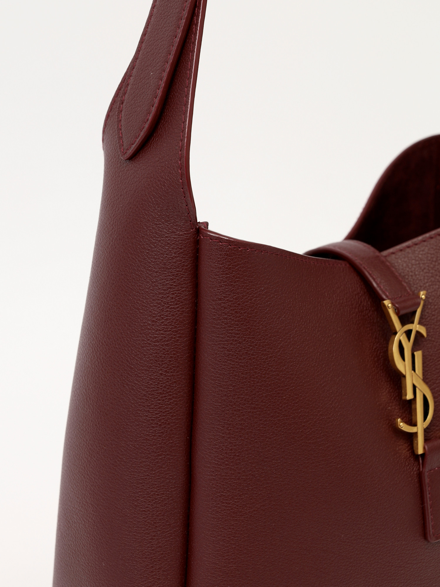 Saint Laurent Le 5 a 7  5