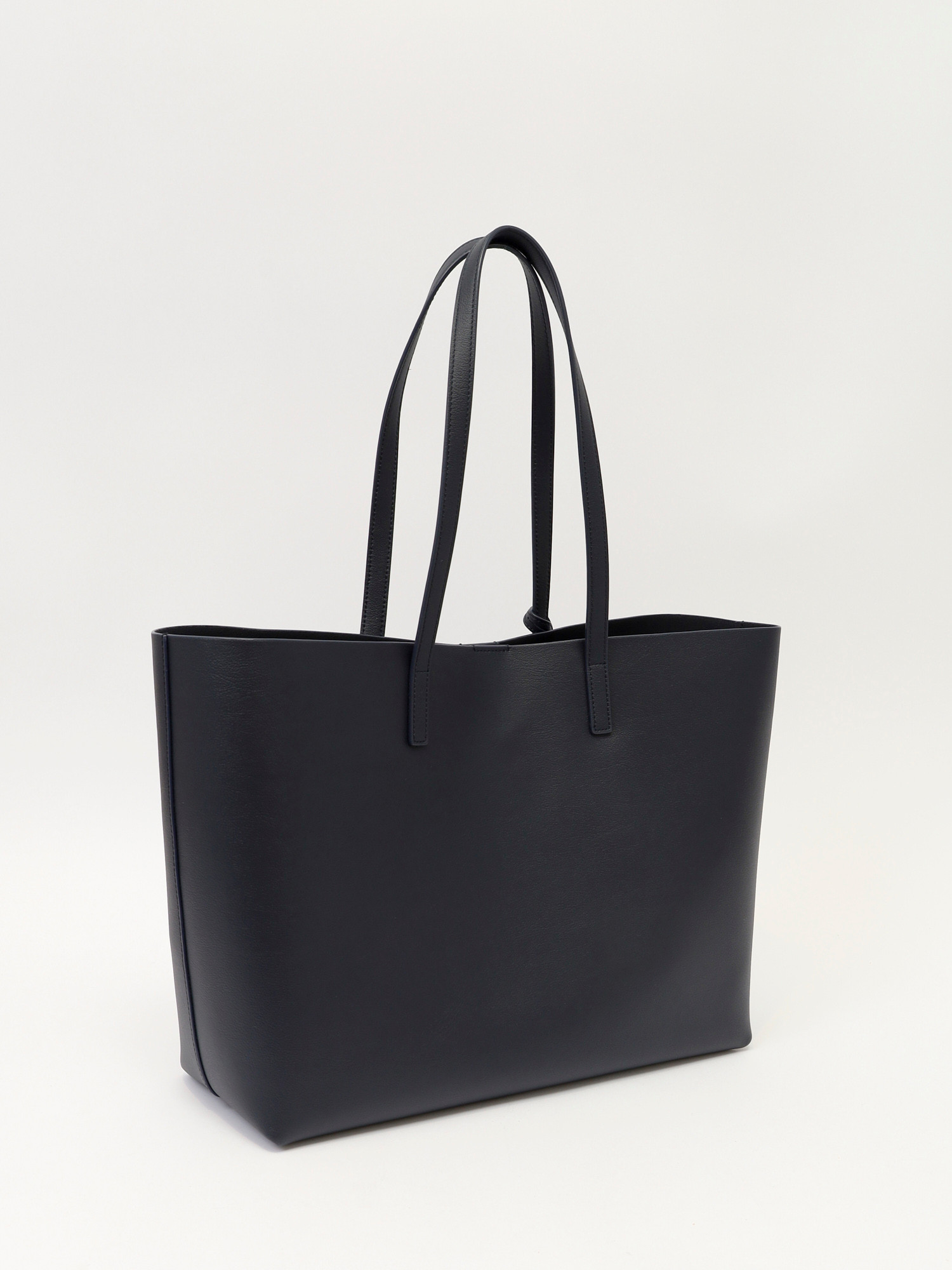Saint Laurent Shopping 3