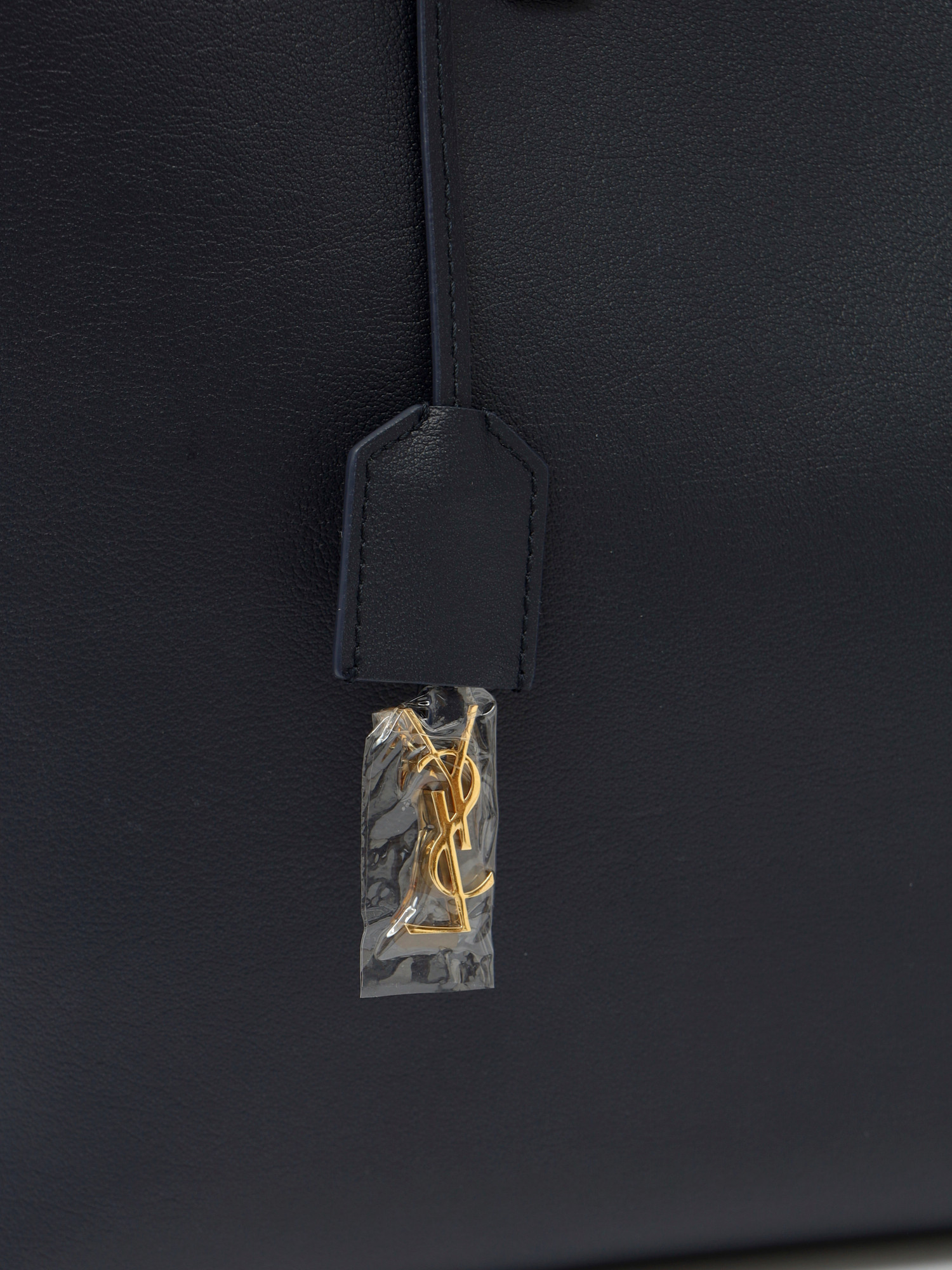 Saint Laurent Shopping 5