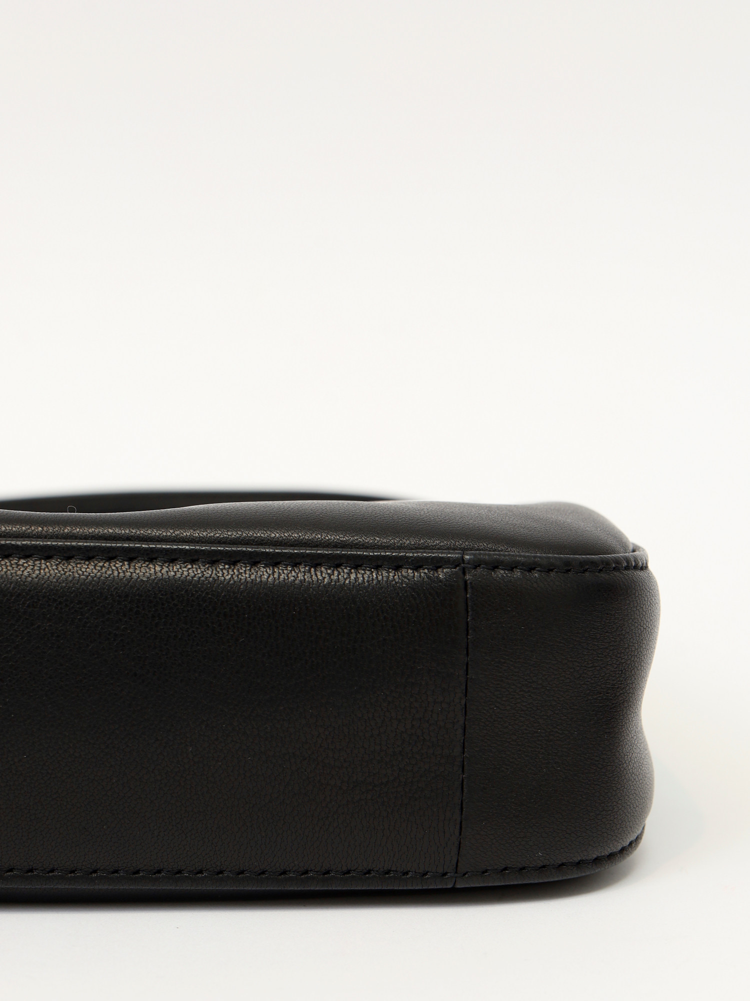 Saint Laurent Calypso 9