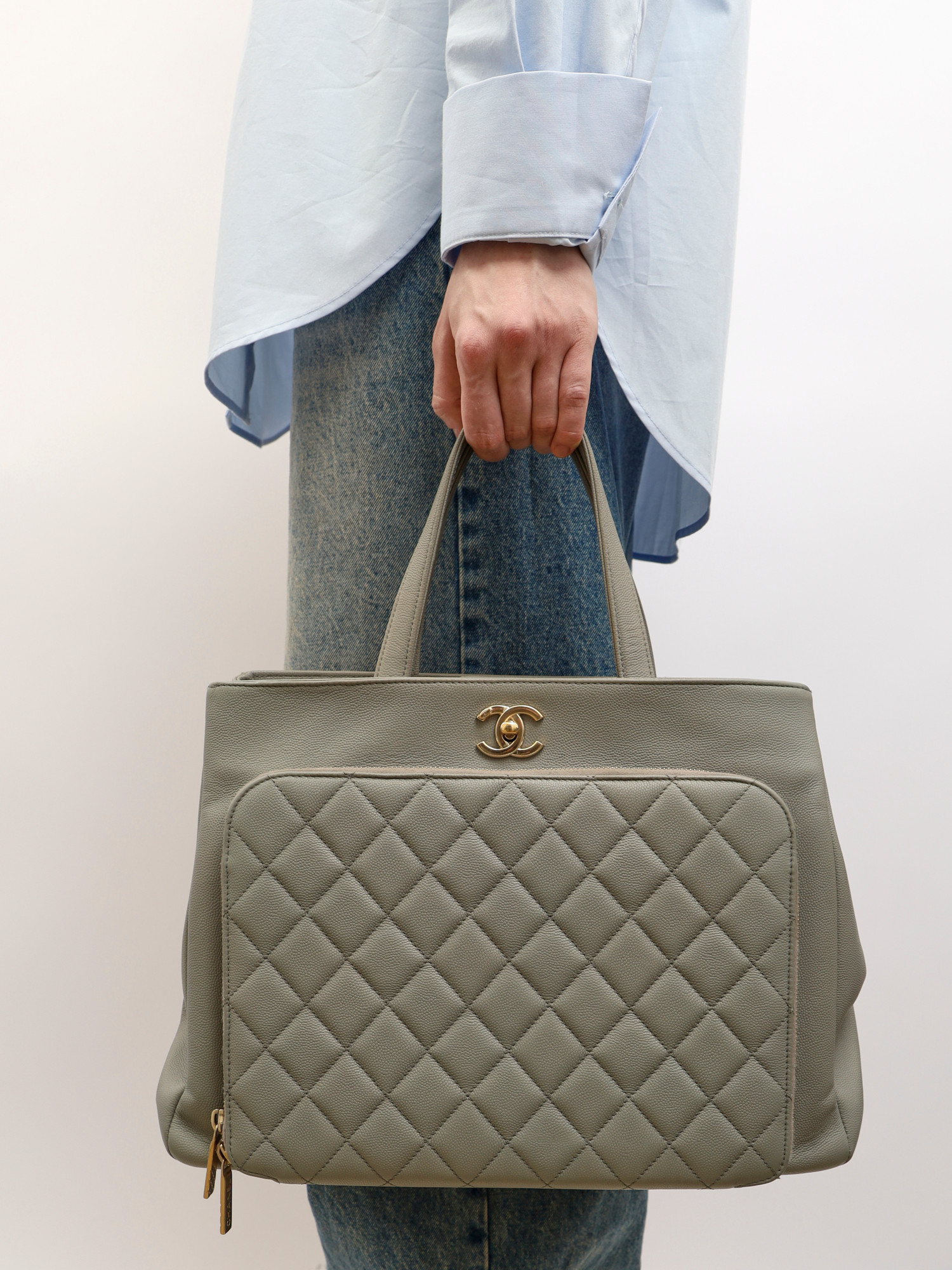 Chanel Business Affinity 1