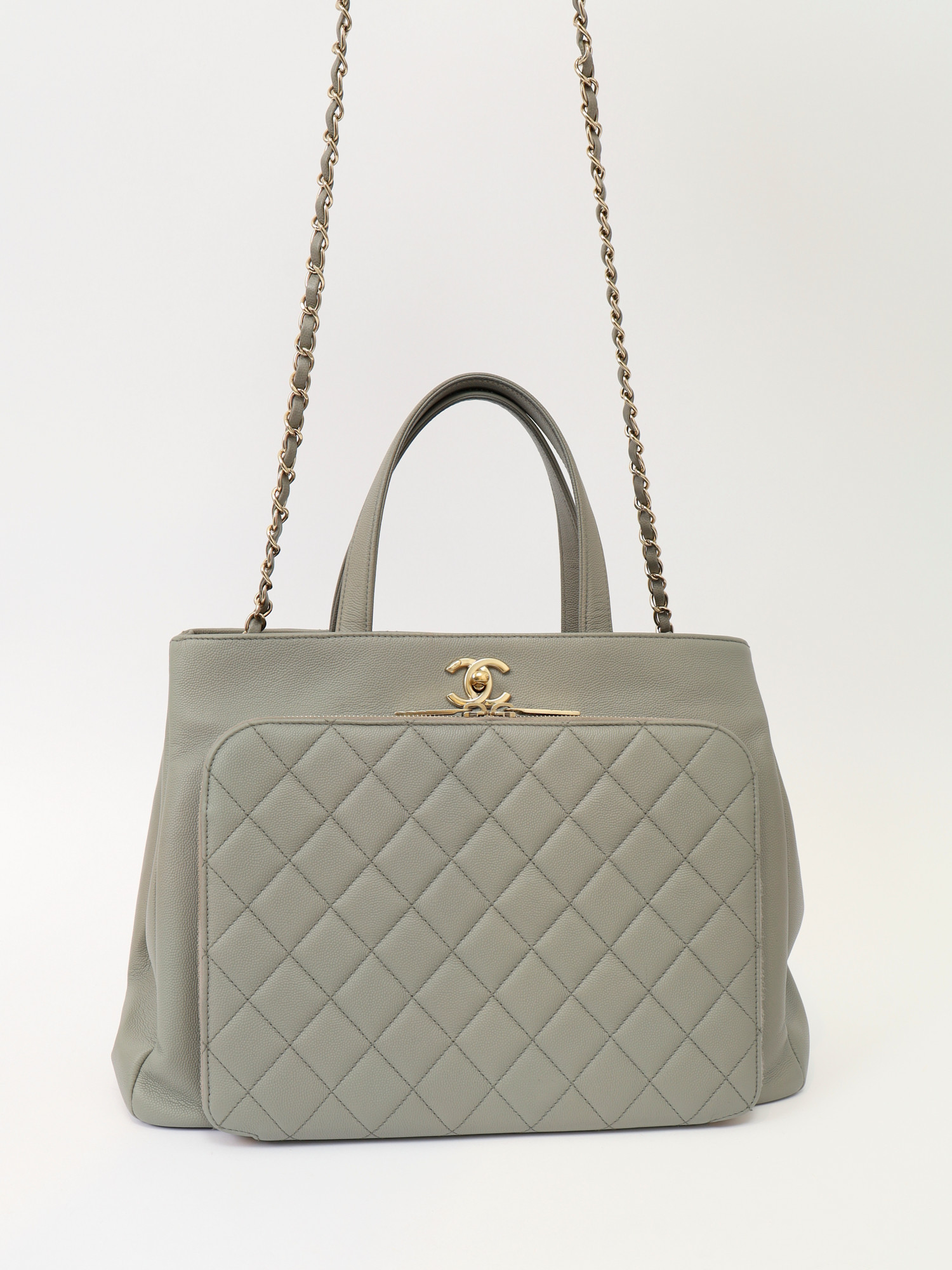 Chanel Business Affinity 4