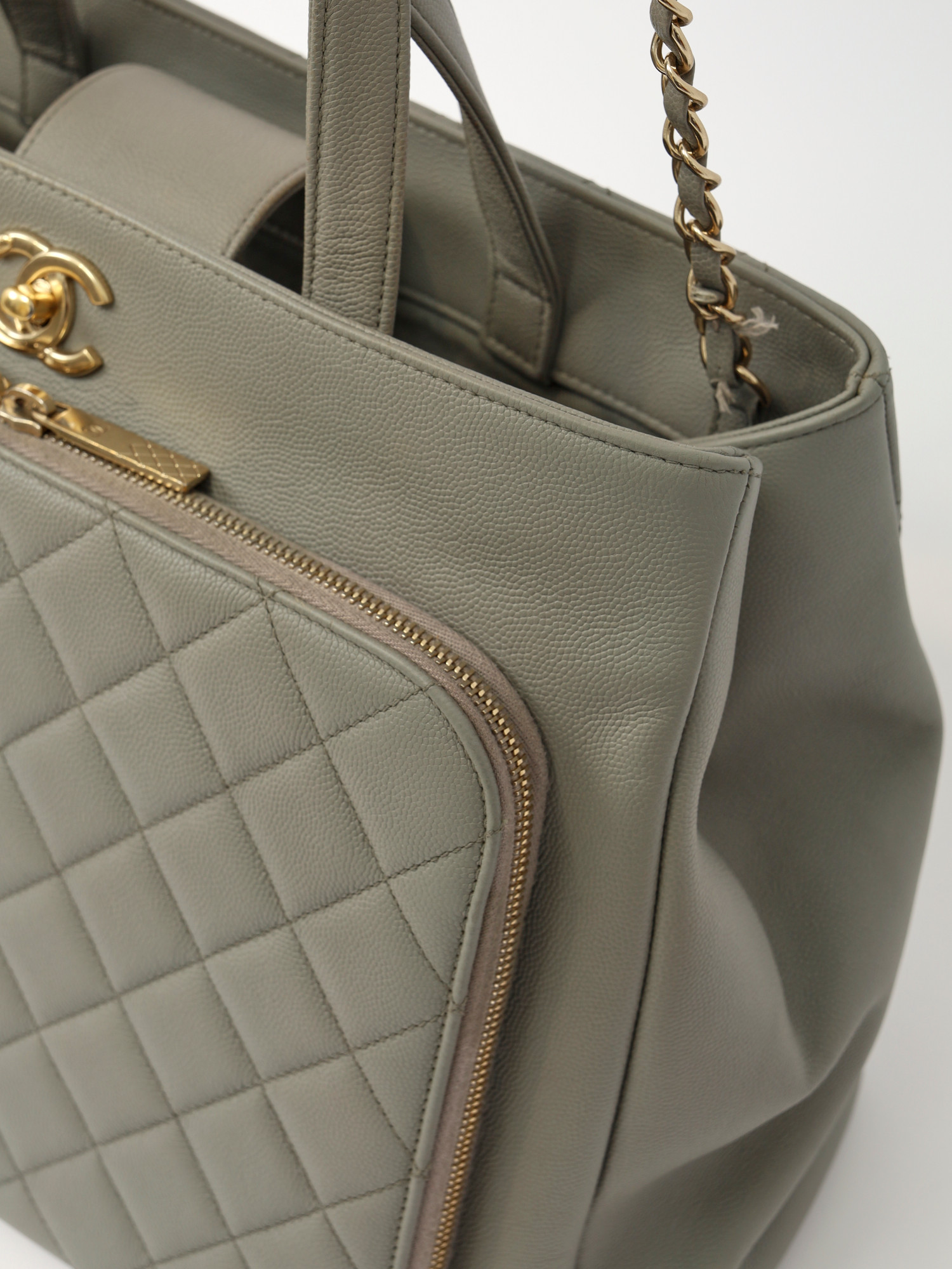 Chanel Business Affinity 7