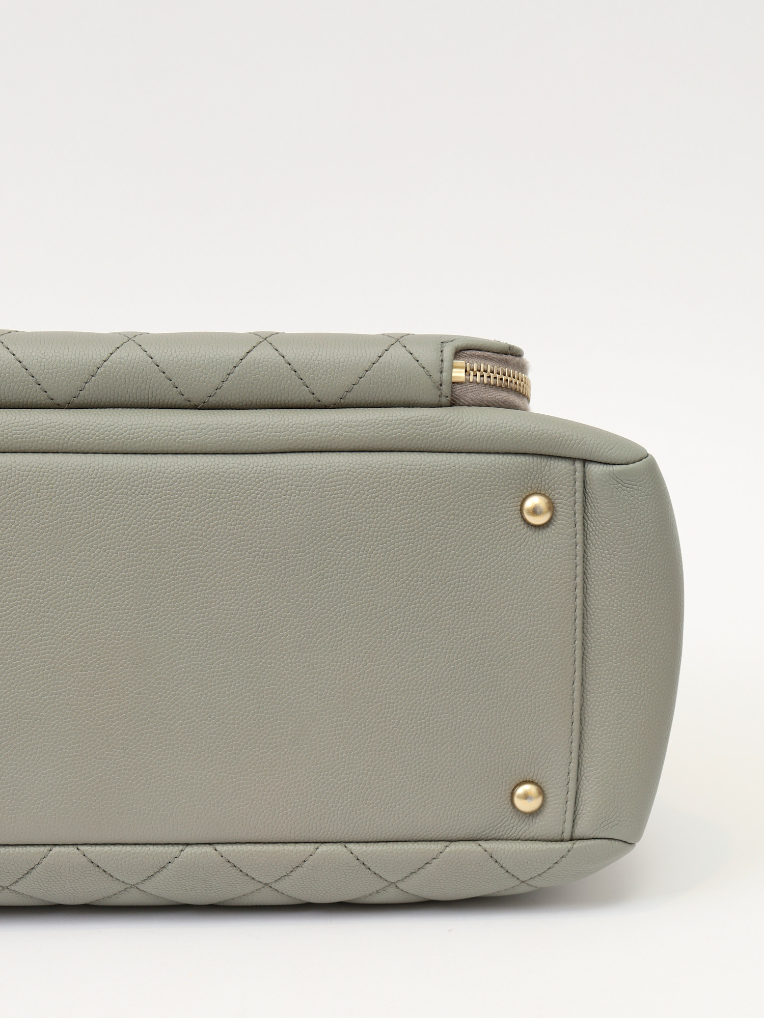 Chanel Business Affinity 10