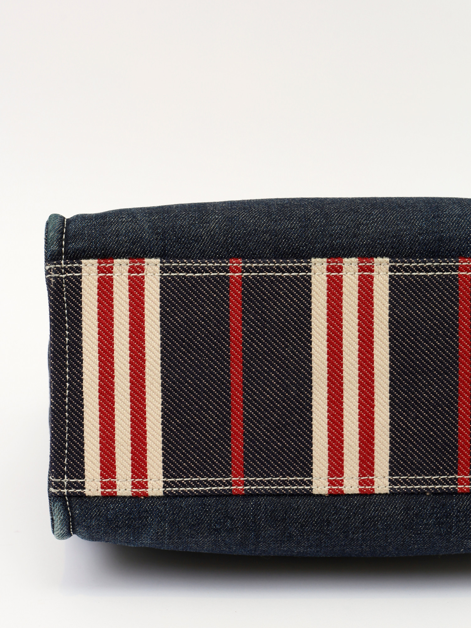 Burberry Textile Bag  9