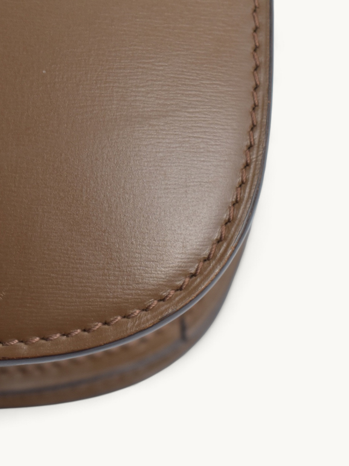 Celine Classic  8